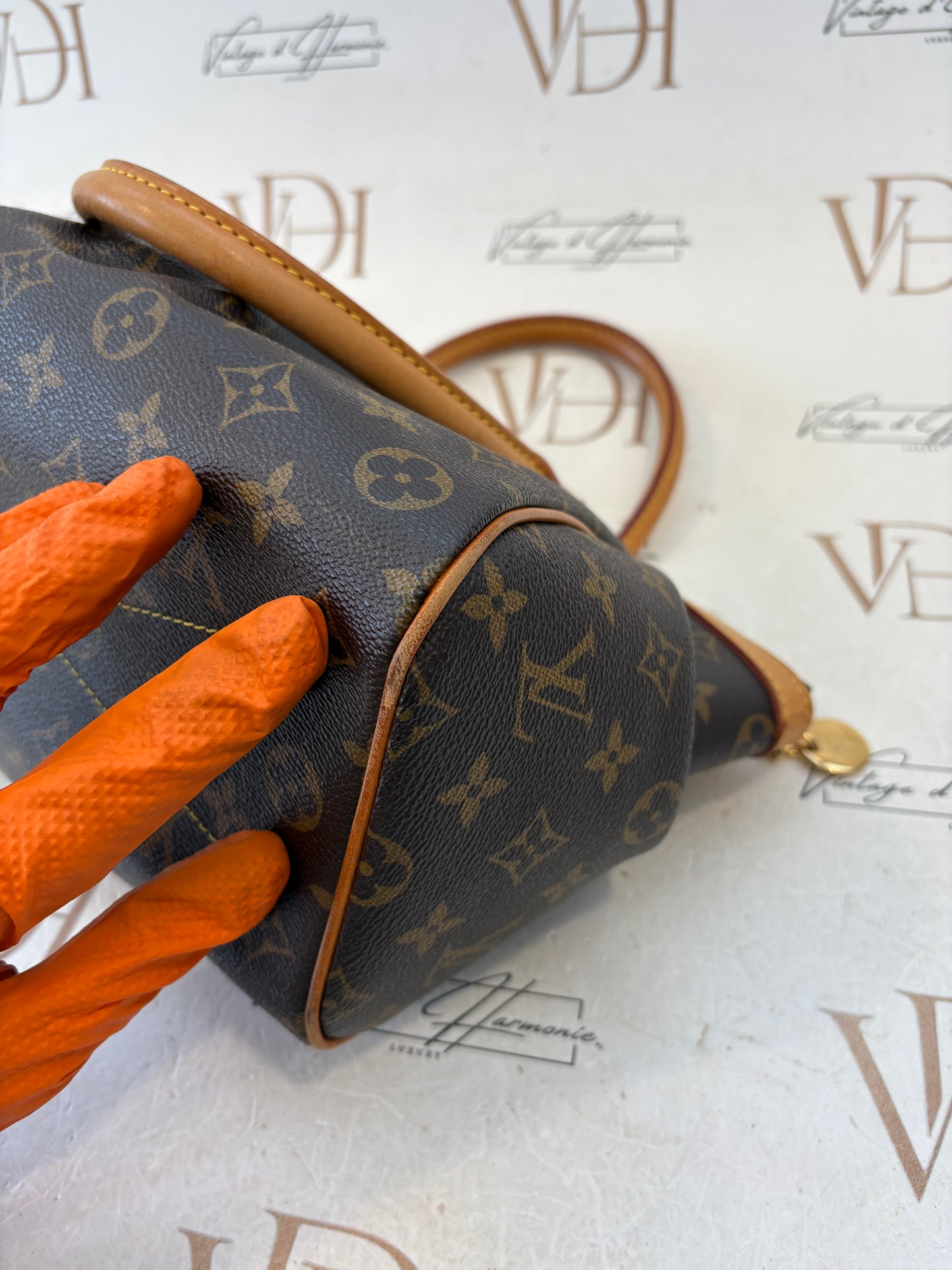 018378 - Louis Vuitton Tivoli PM