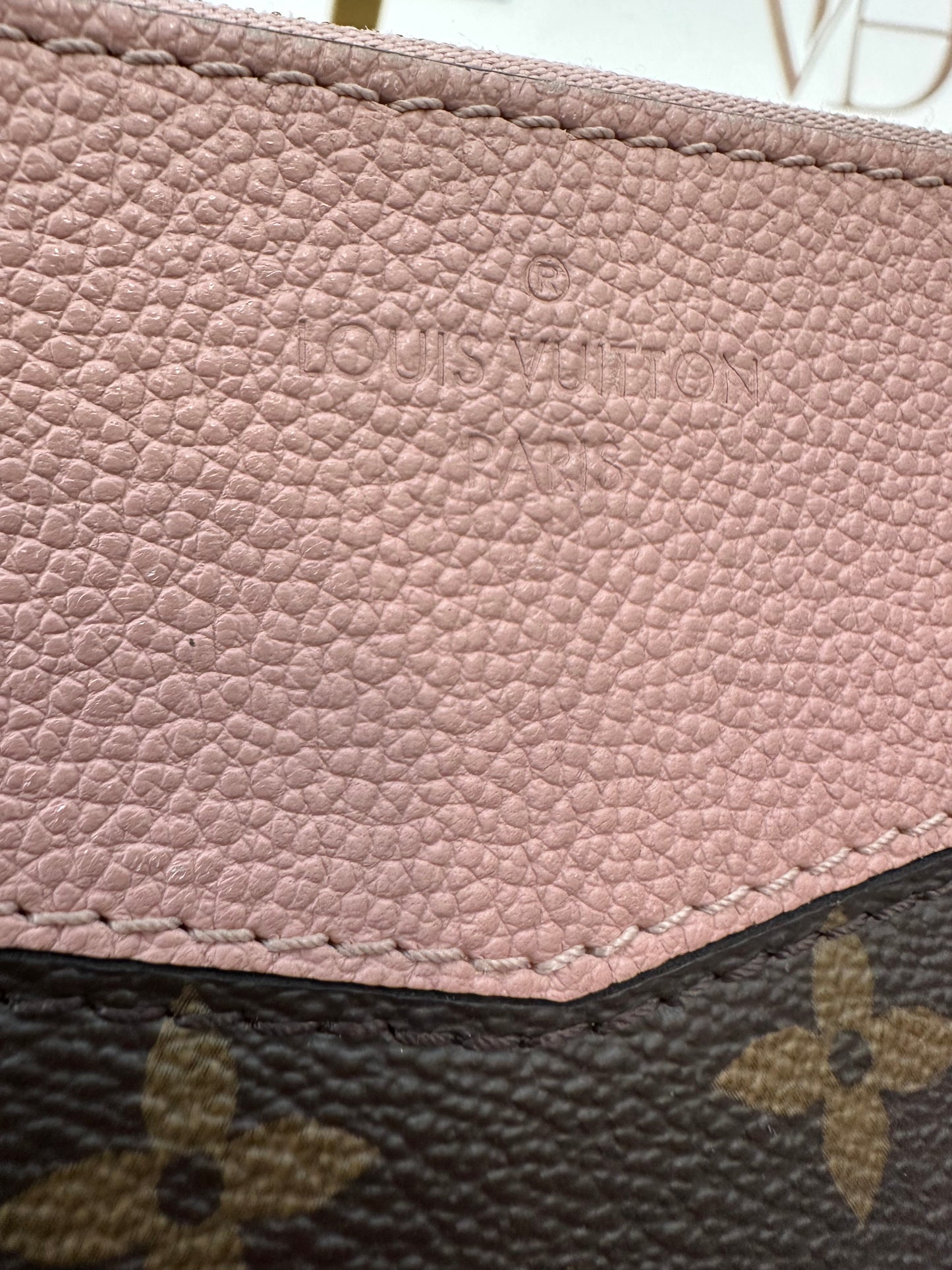 382895 - Louis Vuitton Daily