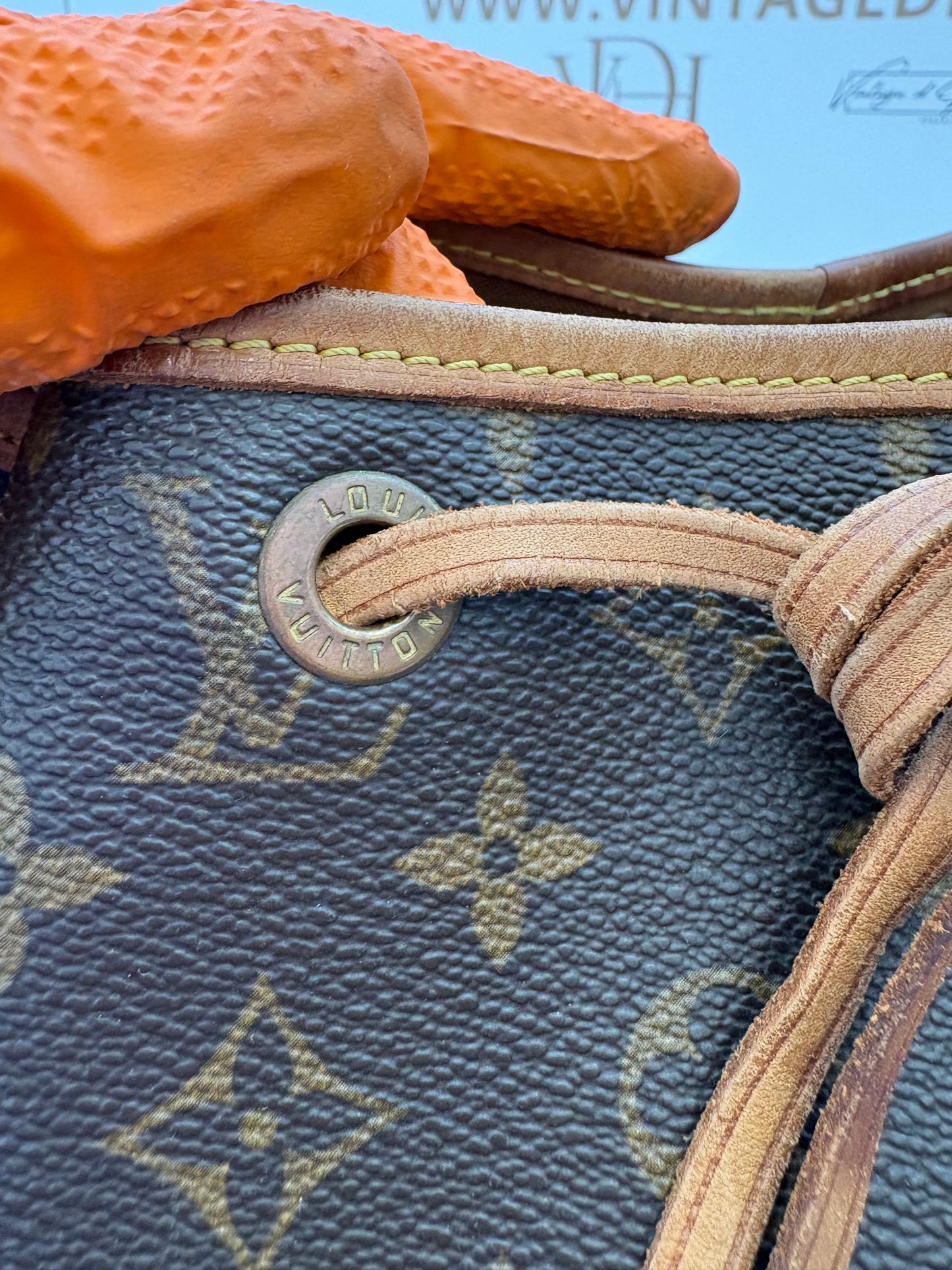 016951 - Louis Vuitton Montsouris MM