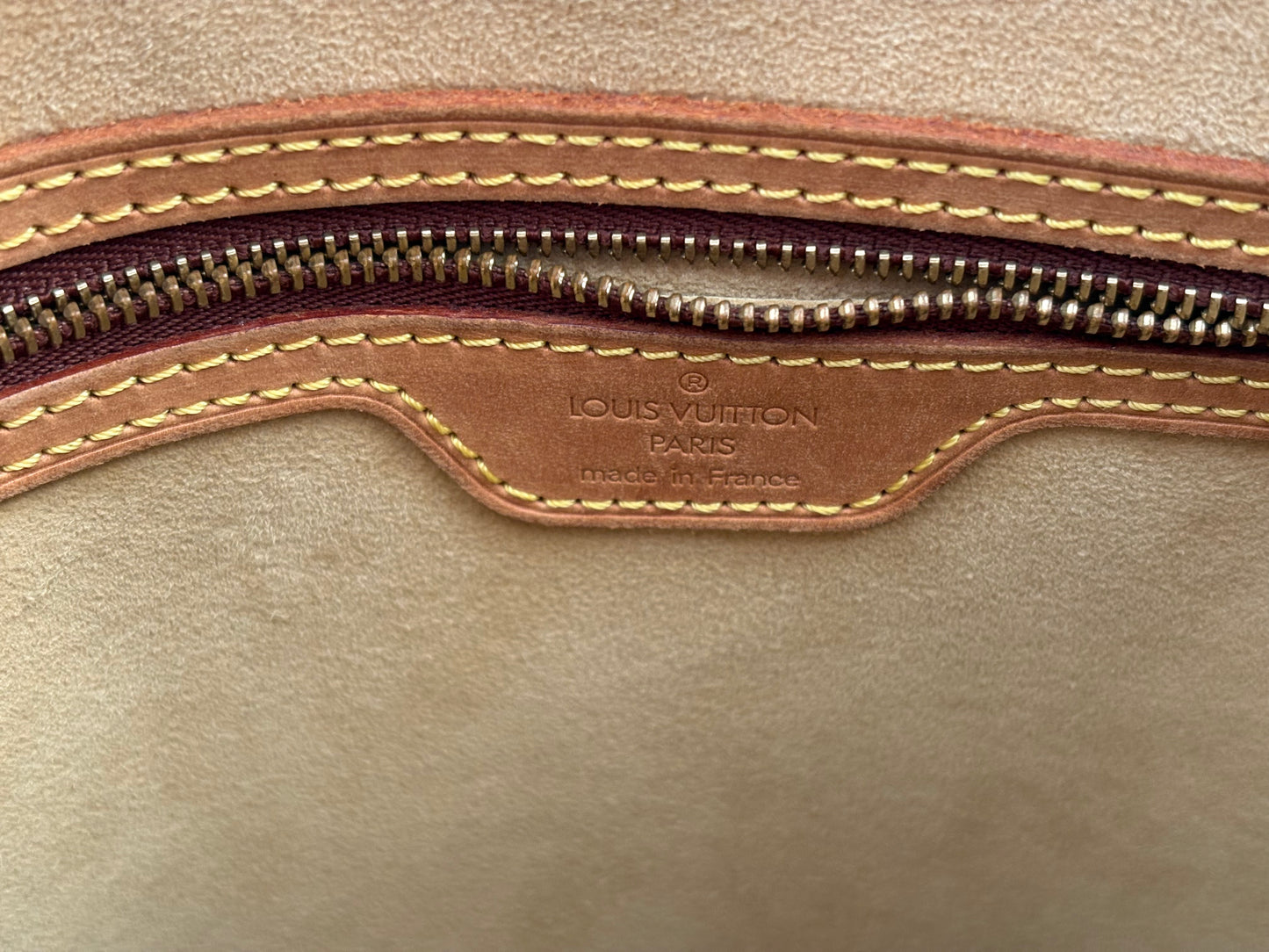 017313 - Louis Vuitton Looping GM