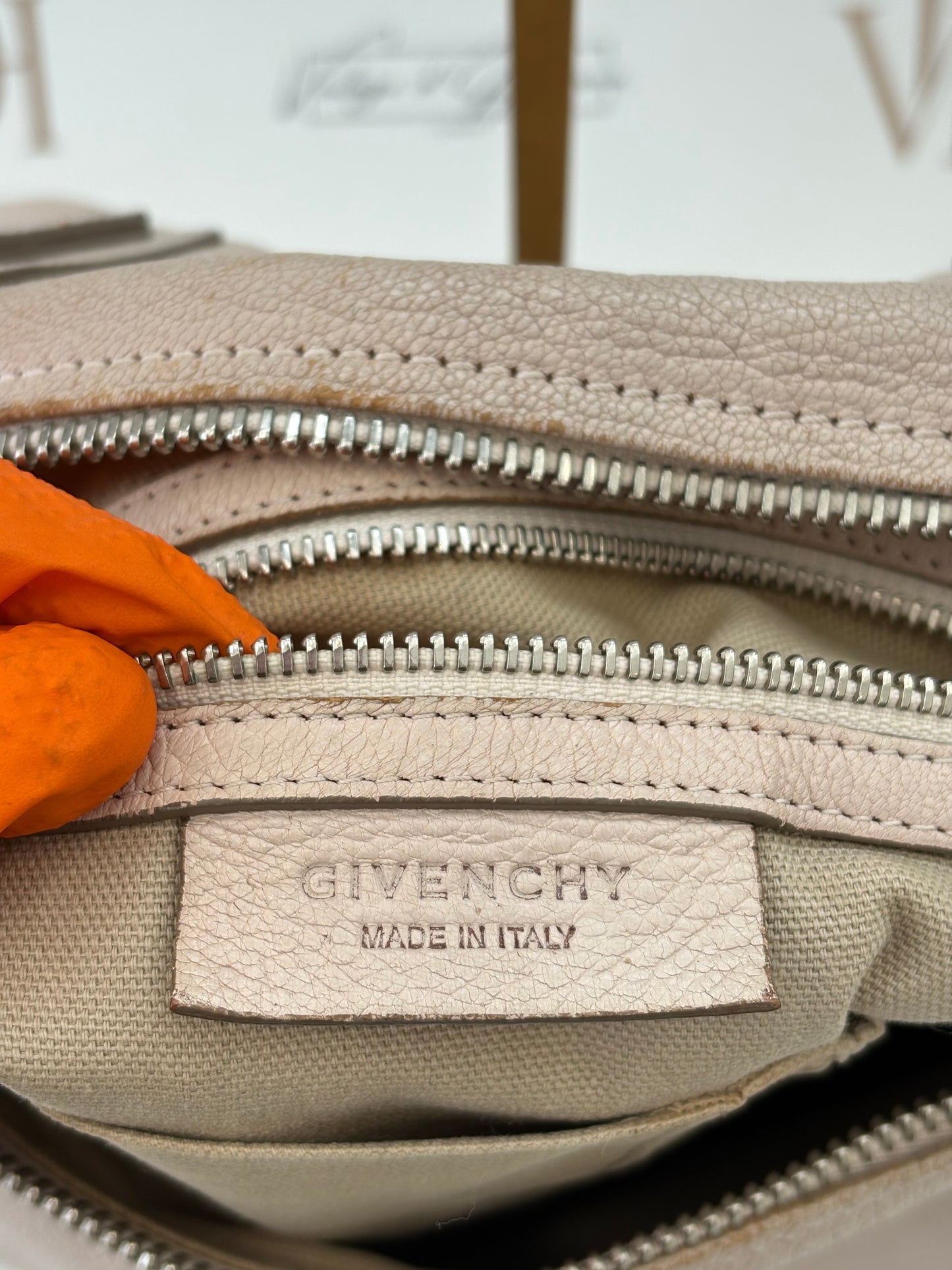 384264 - Givenchy Pandora