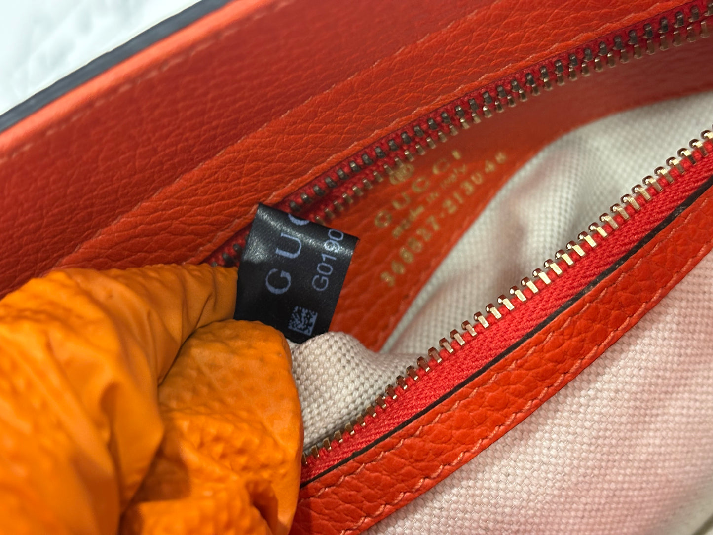 384026 - Gucci Swing