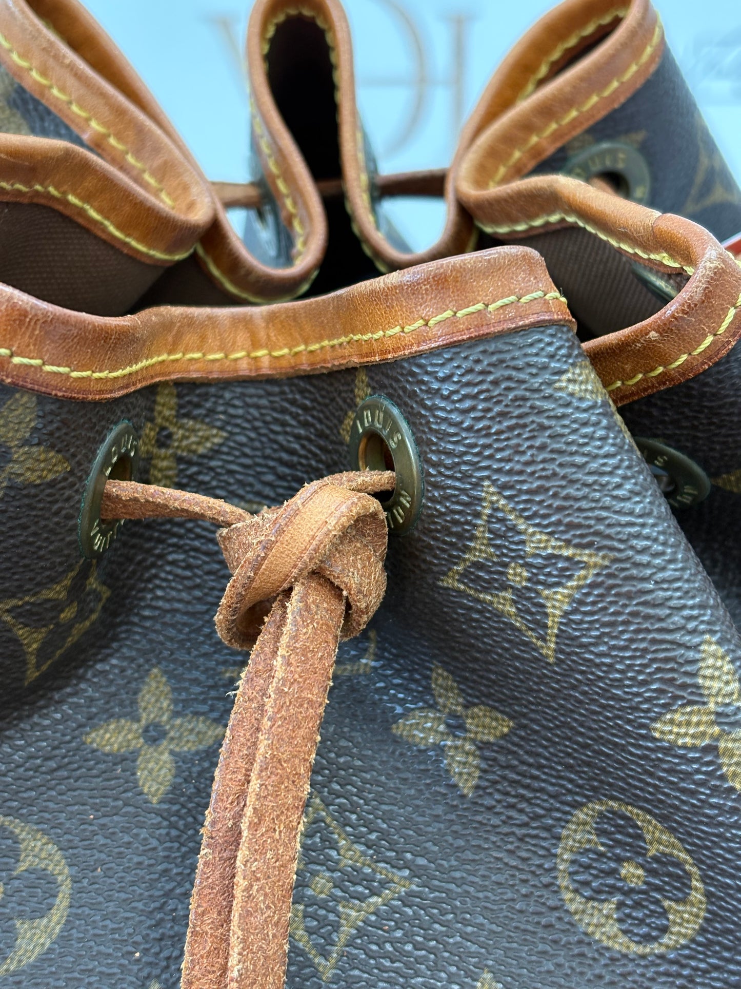 018246 - Louis Vuitton Petite Noé