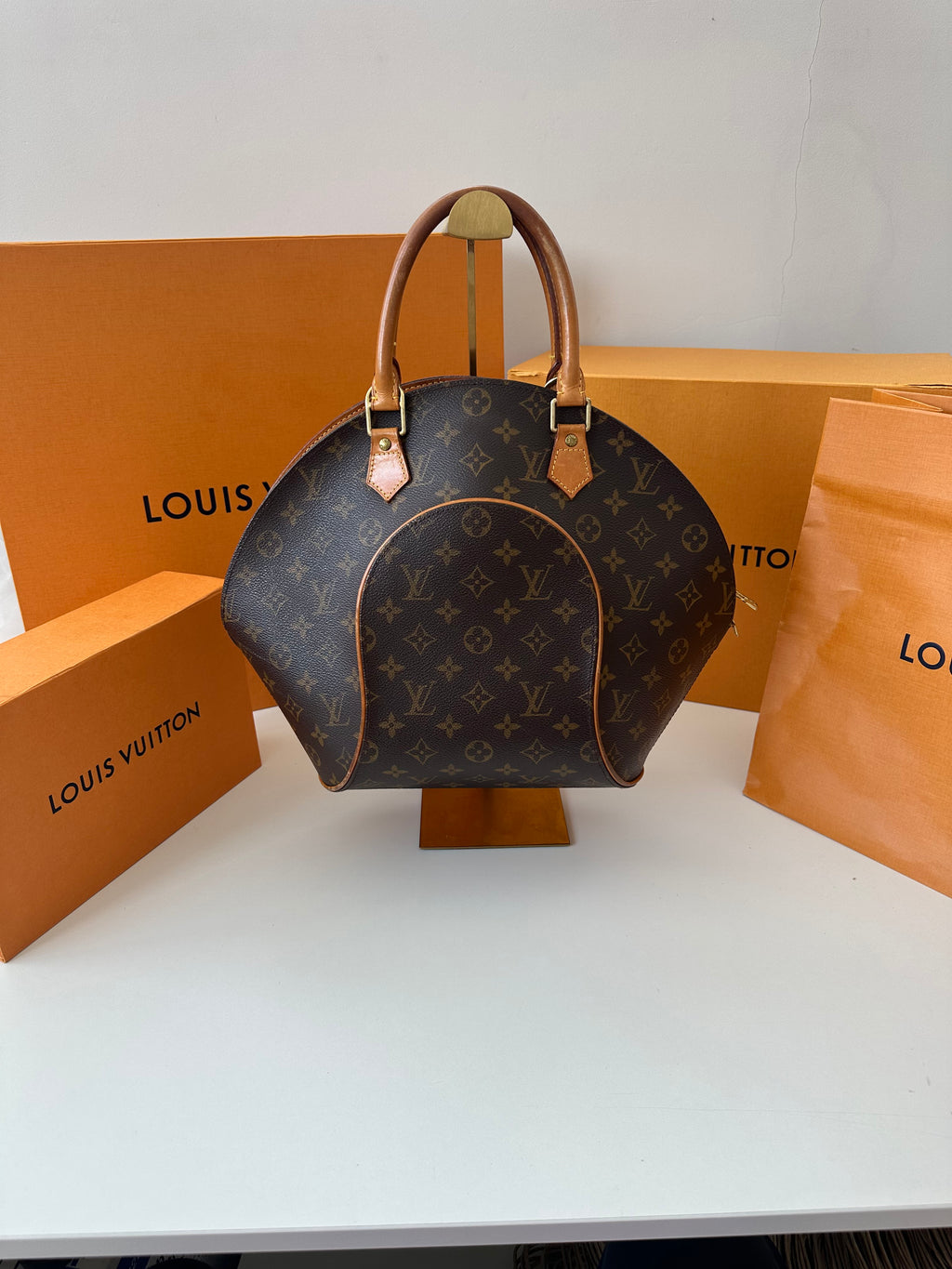 Louis Vuitton Ellipse MM