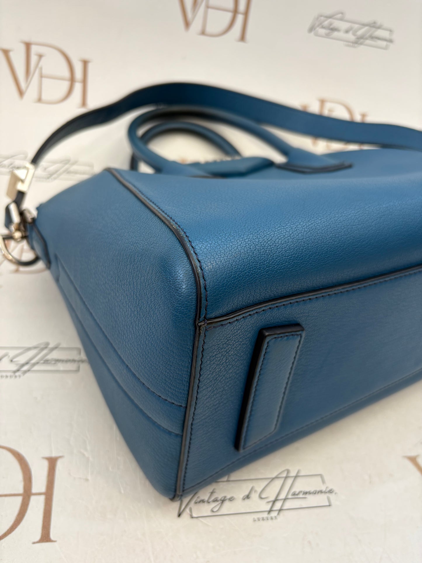 383578 - Givenchy Antigona