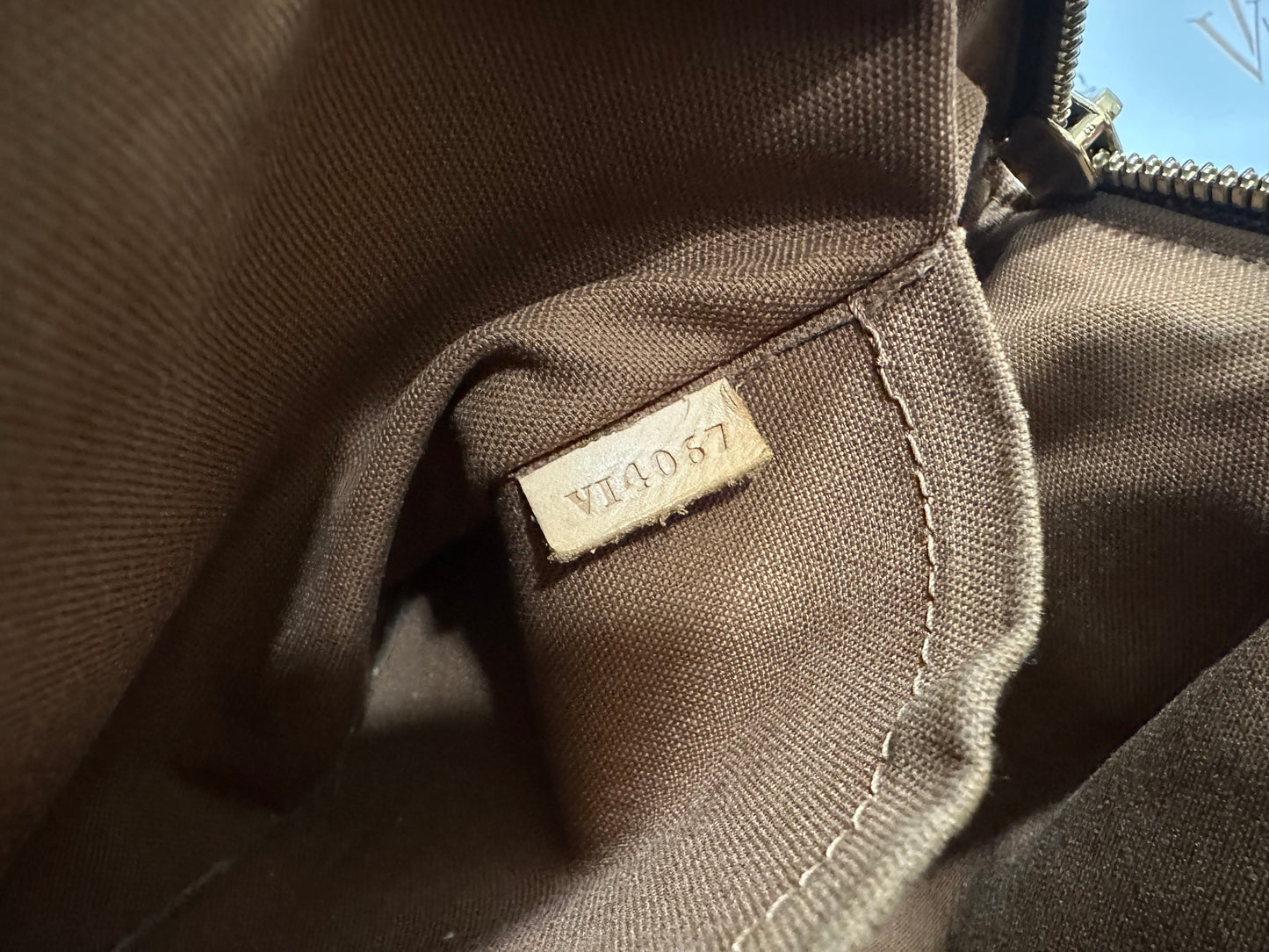 017980 - Louis Vuitton Tivoli PM