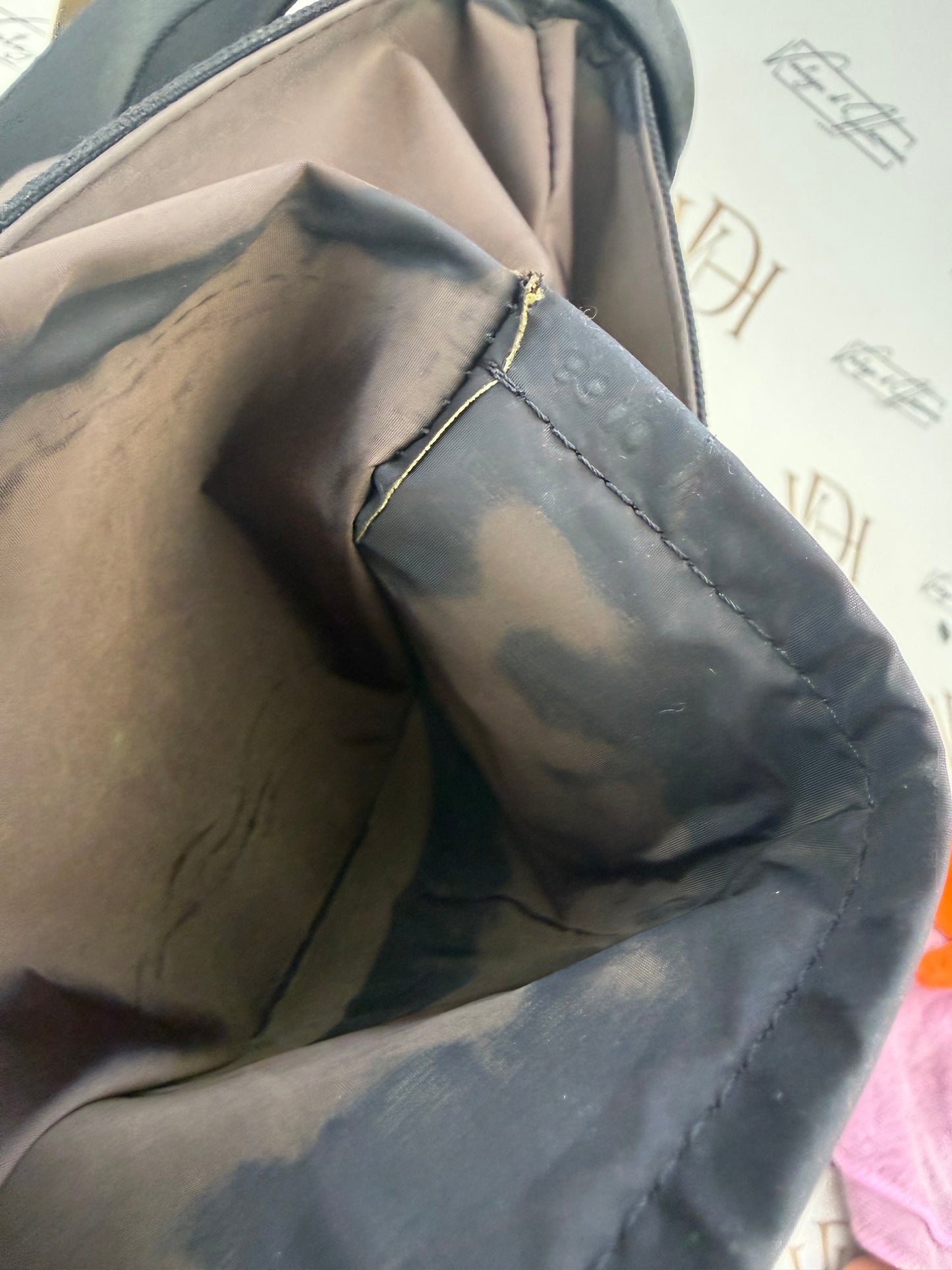 019004 - Louis Vuitton geant roux