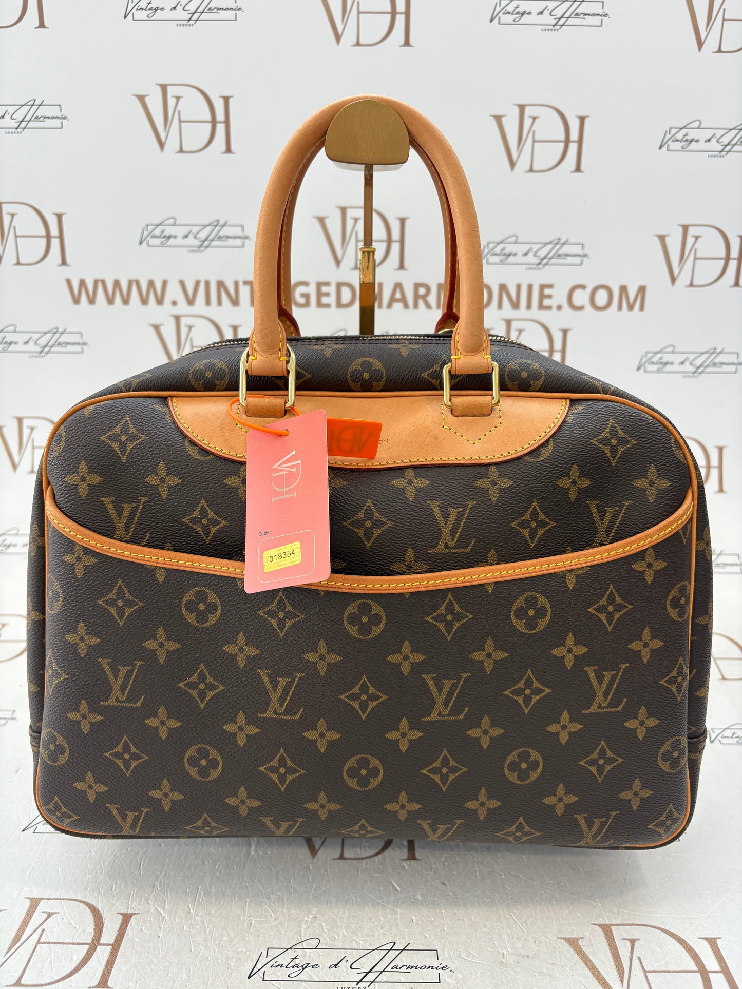 018354 - Louis Vuitton Deauville