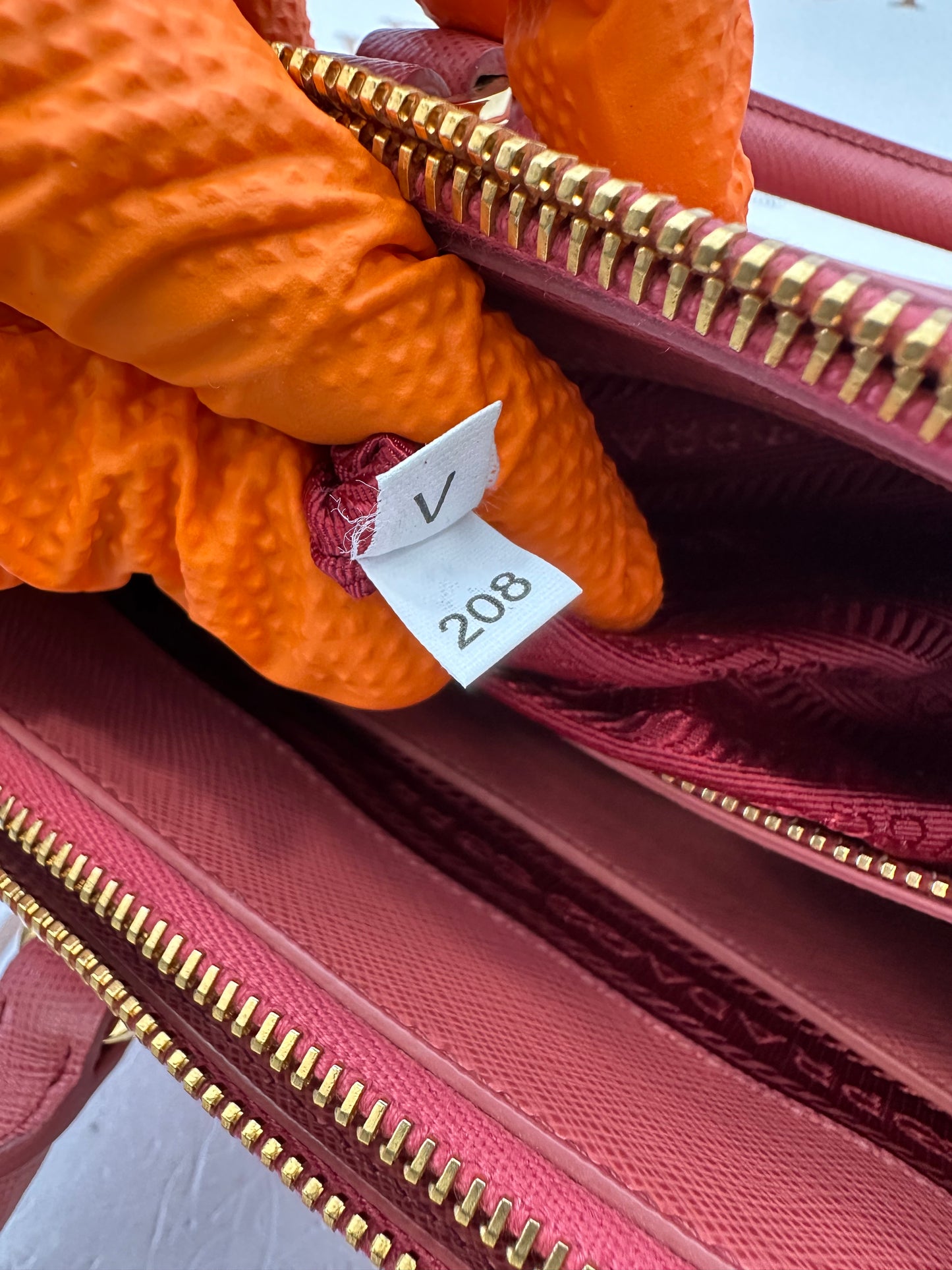 382950 - Prada Galleria