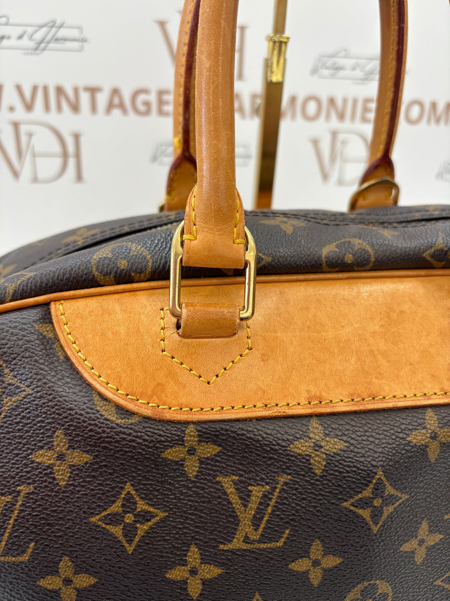 018941 - Louis Vuitton Deauville