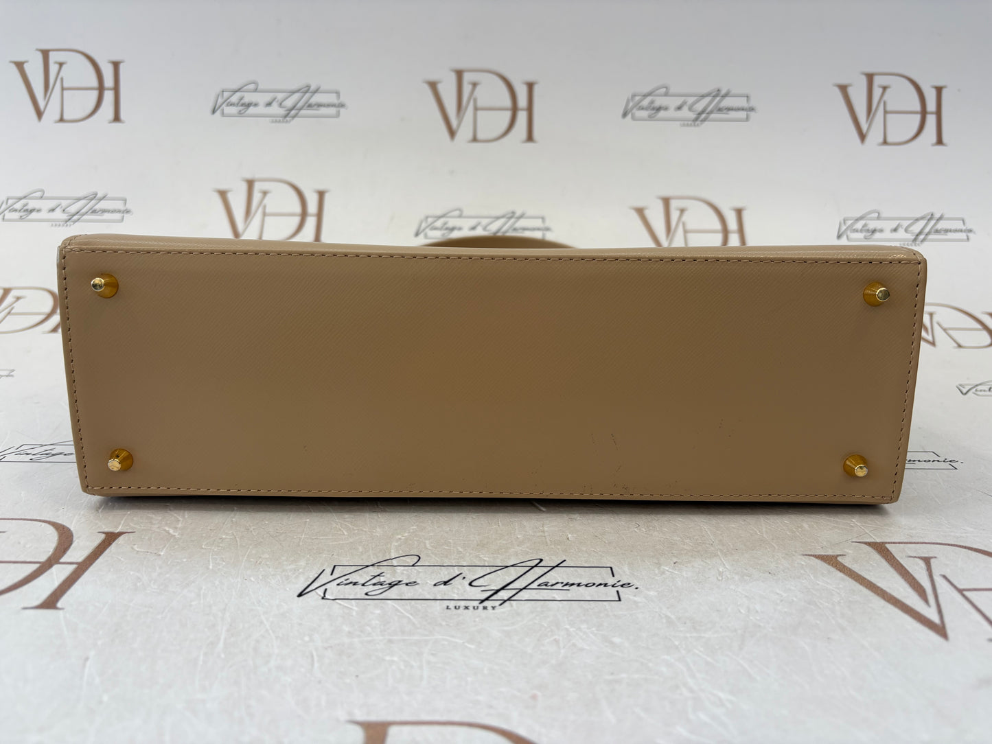 019005 - Saint Laurent Beige