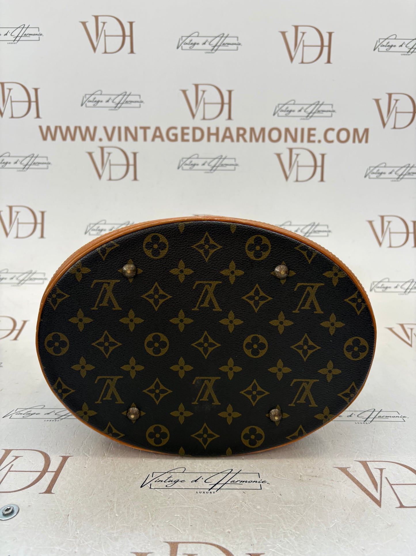018282 - Louis Vuitton Bucket GM