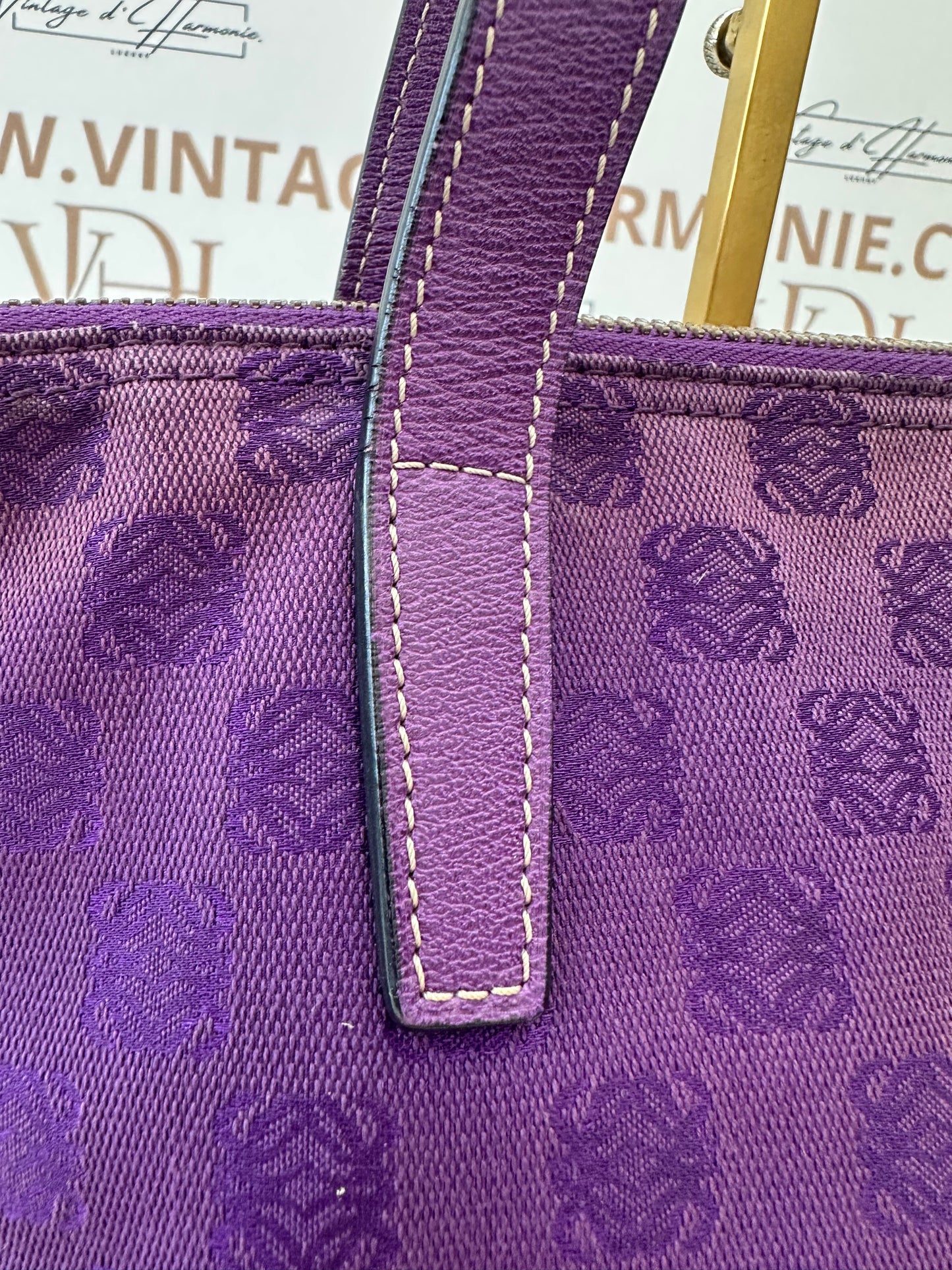 382386 - Loewe