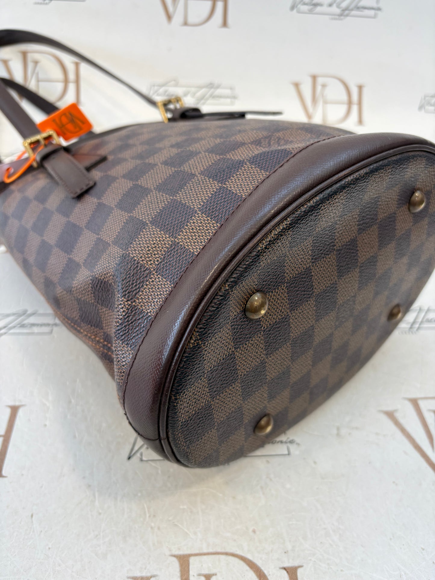 018281 - Louis Vuitton Marais