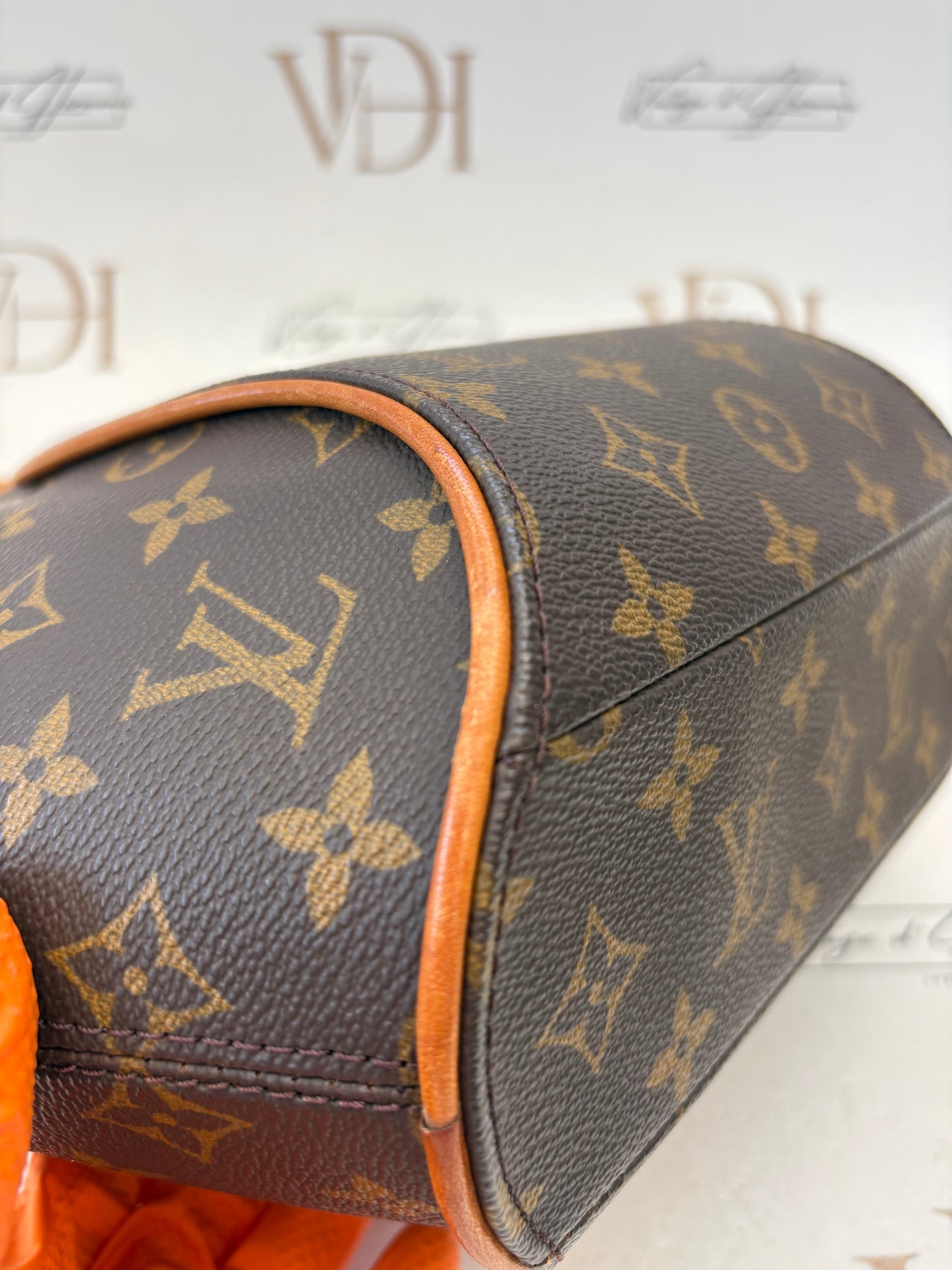 018134 - Louis Vuitton Ellipse