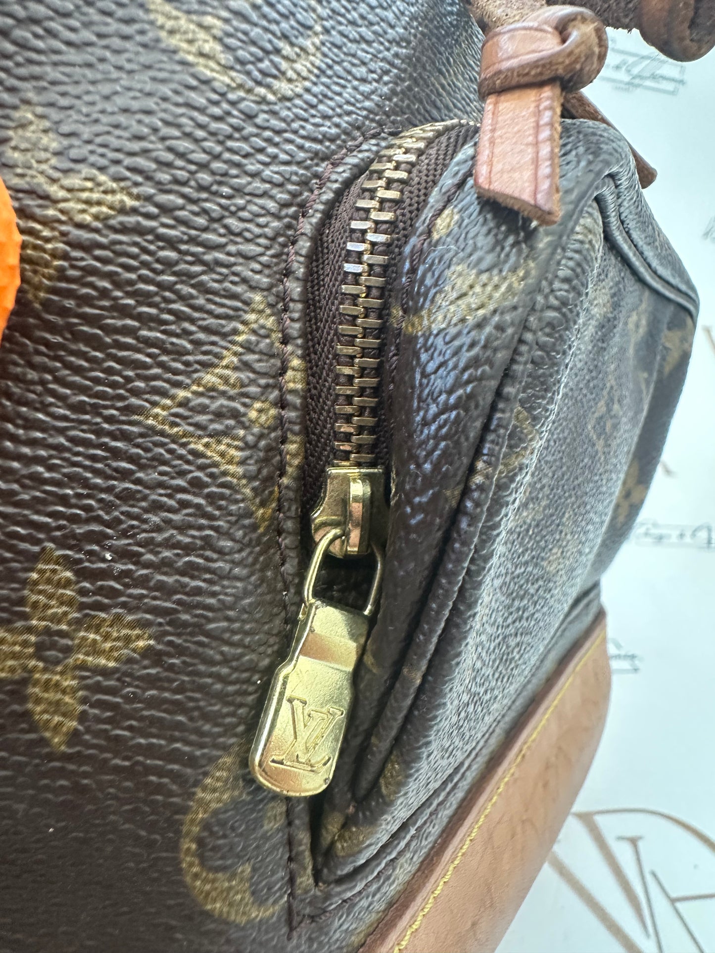 017767 - Louis Vuitton Montsouris MM
