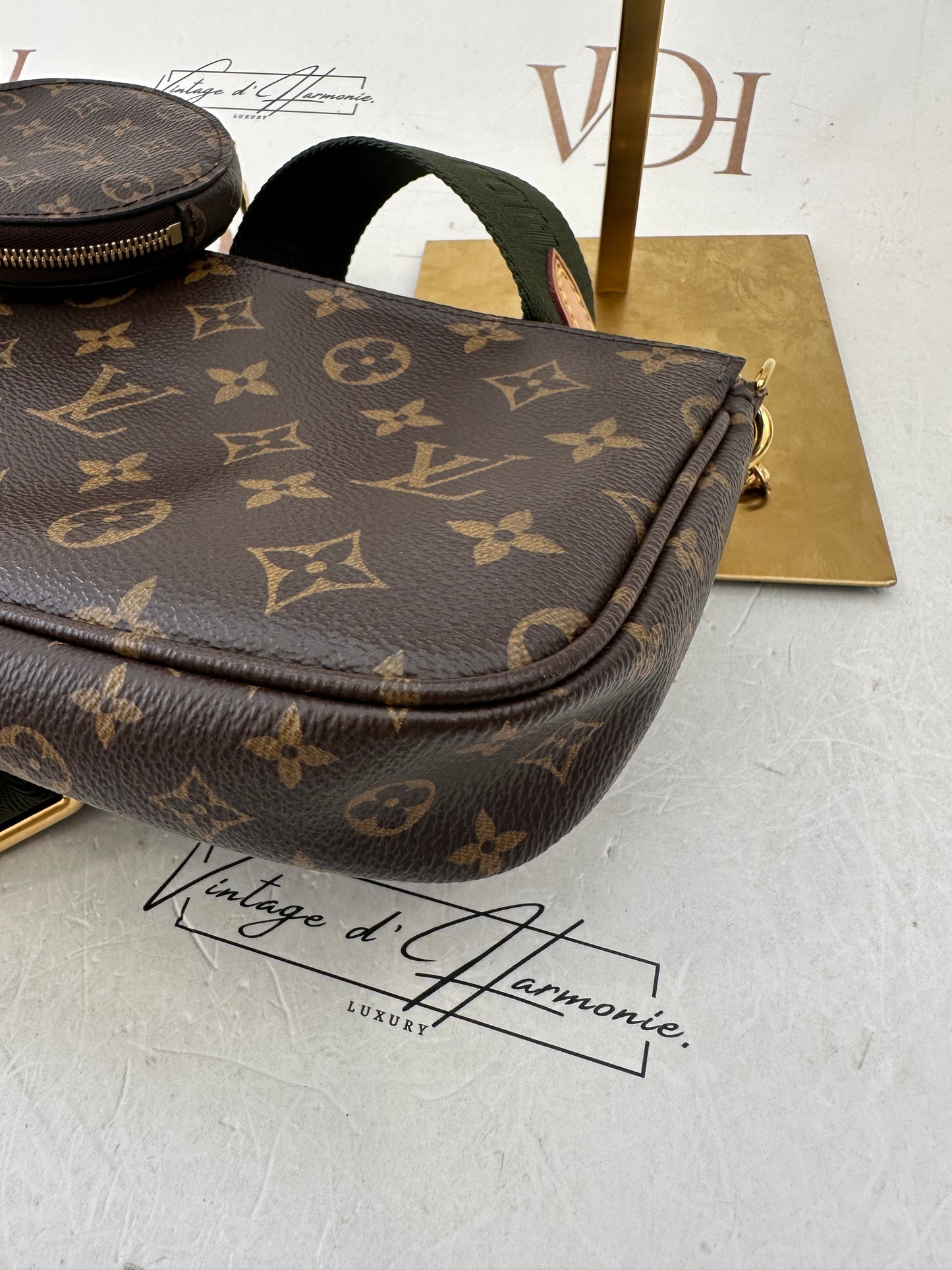 383113 - Louis Vuitton Multipochette