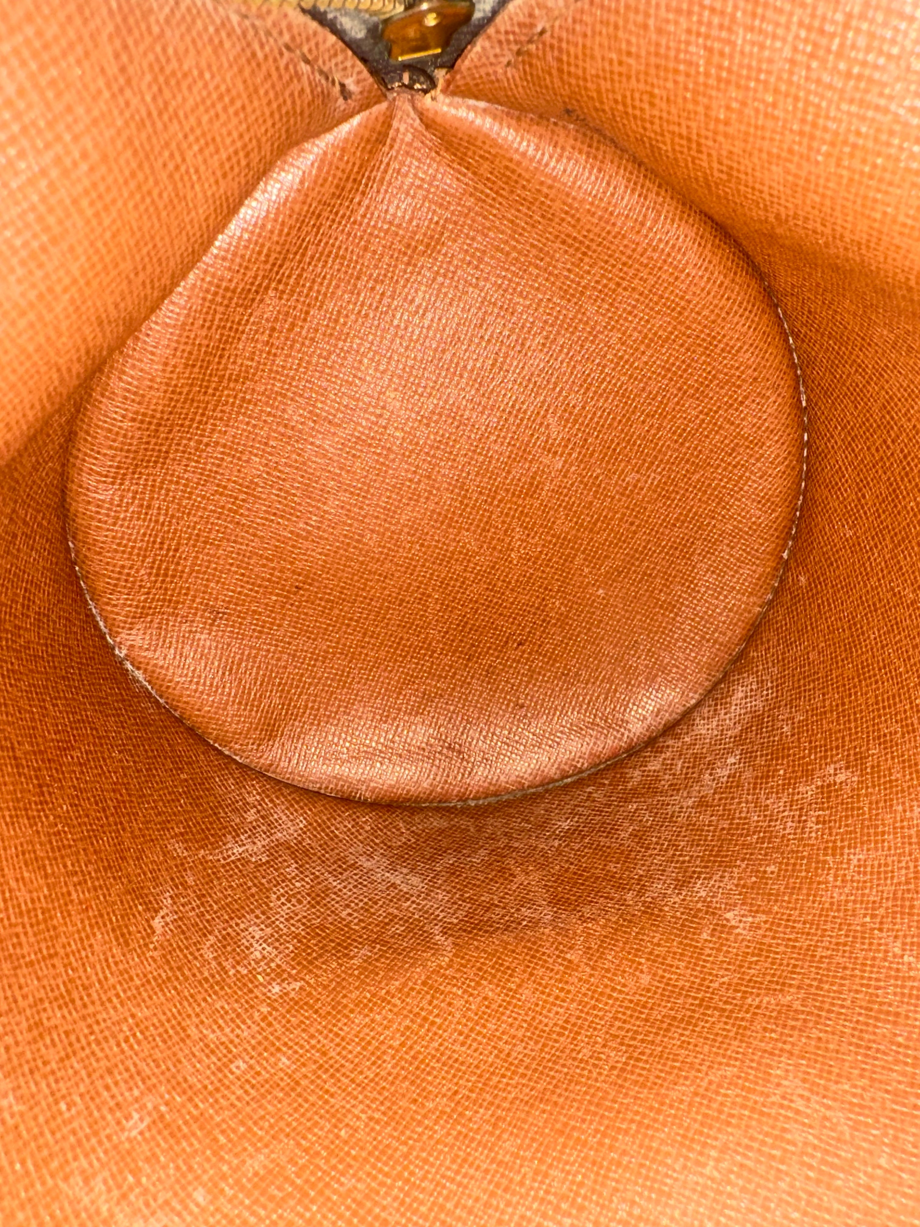 Louis Vuitton Papillon 26