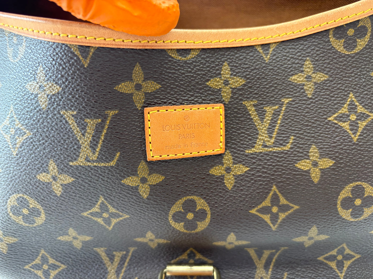 019002 - Louis Vuitton Saumur 35