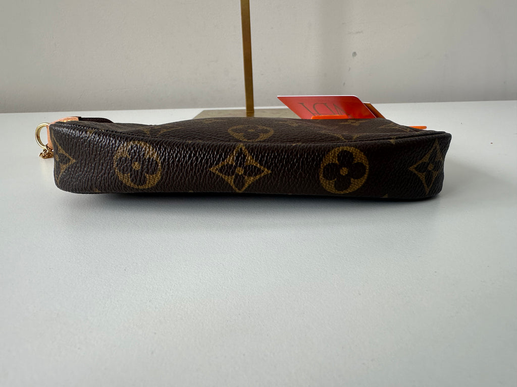 Louis Vuitton pochette