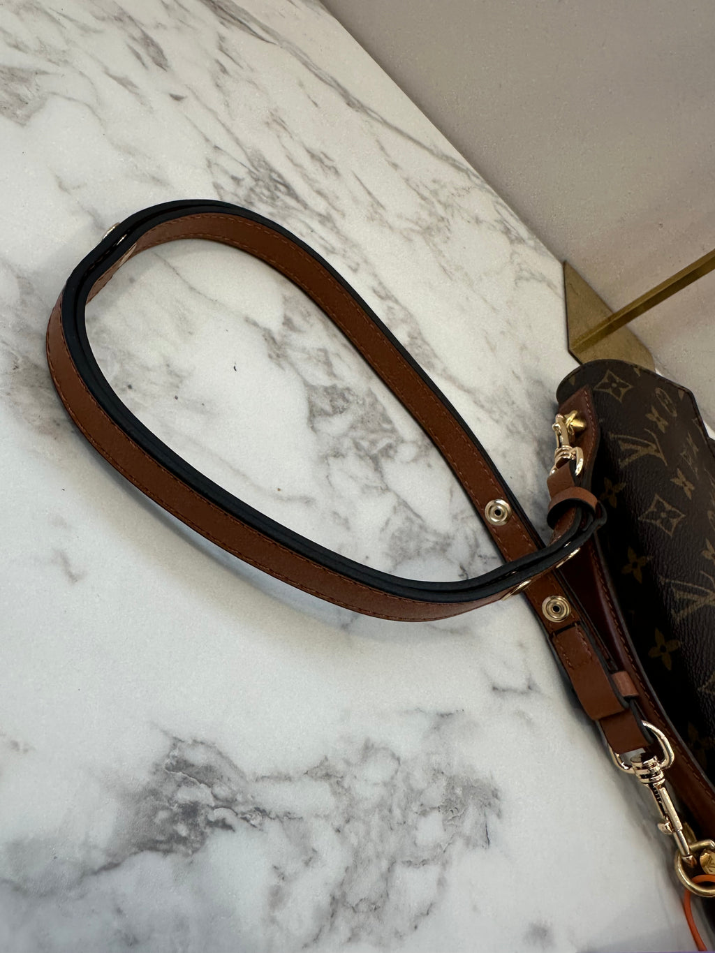 Louis Vuitton Monceau 28