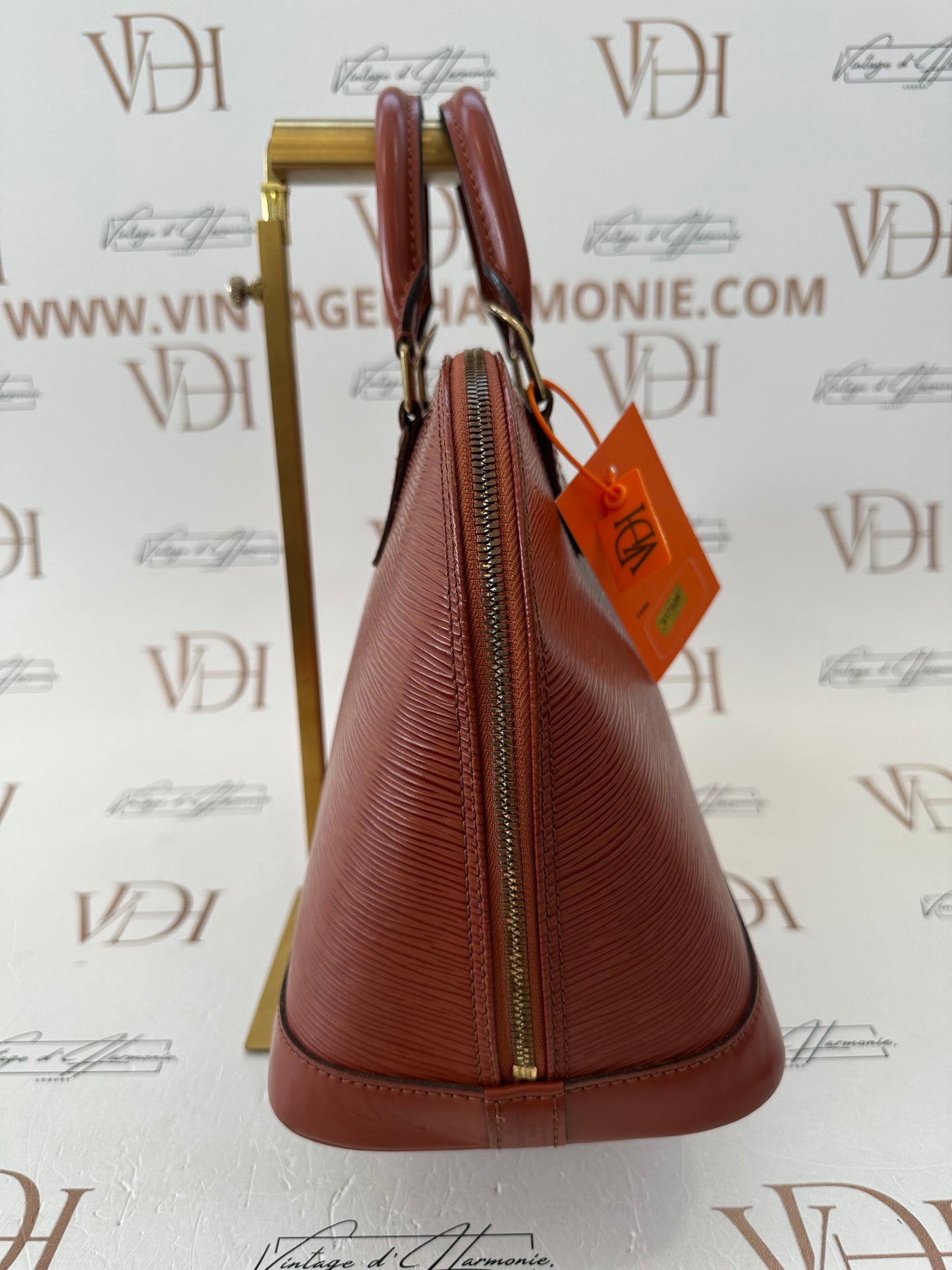 017836 - Louis Vuitton Alma Epi Brown