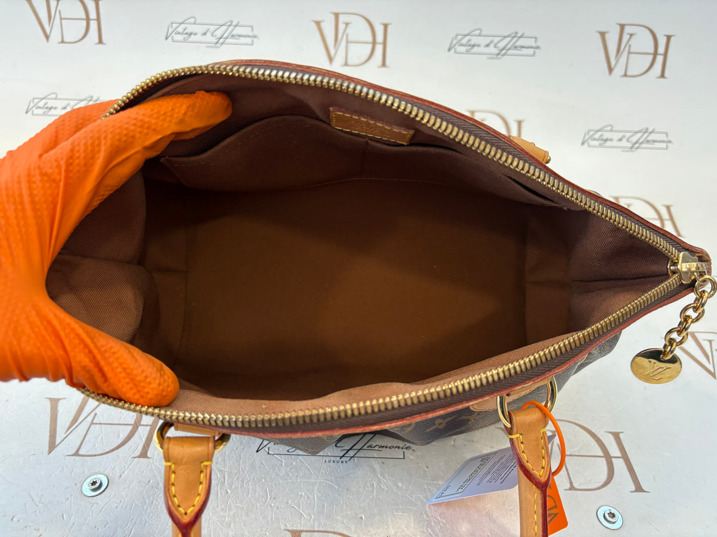 018378 - Louis Vuitton Tivoli PM
