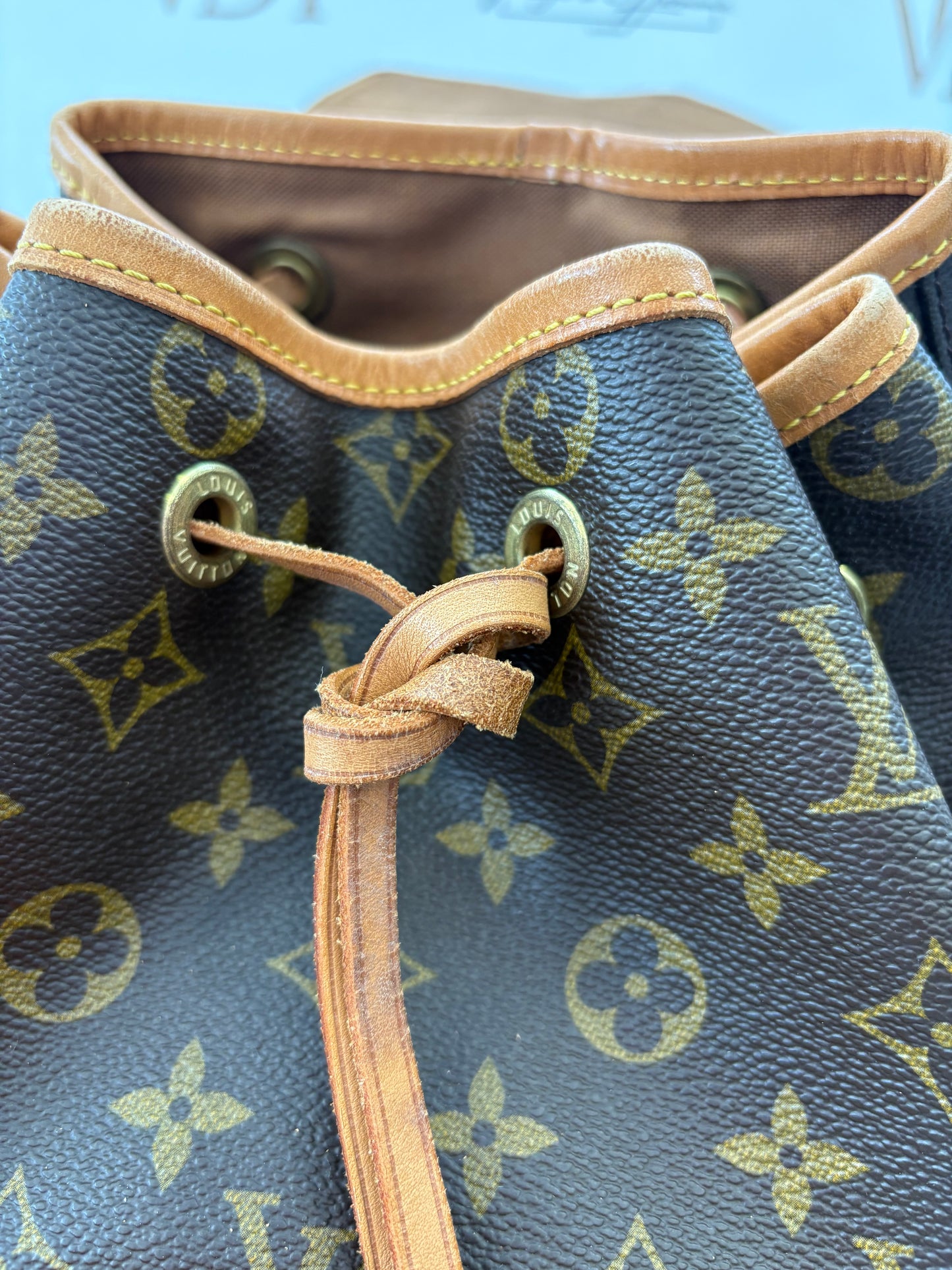 018398 - Louis Vuitton Montsouris GM
