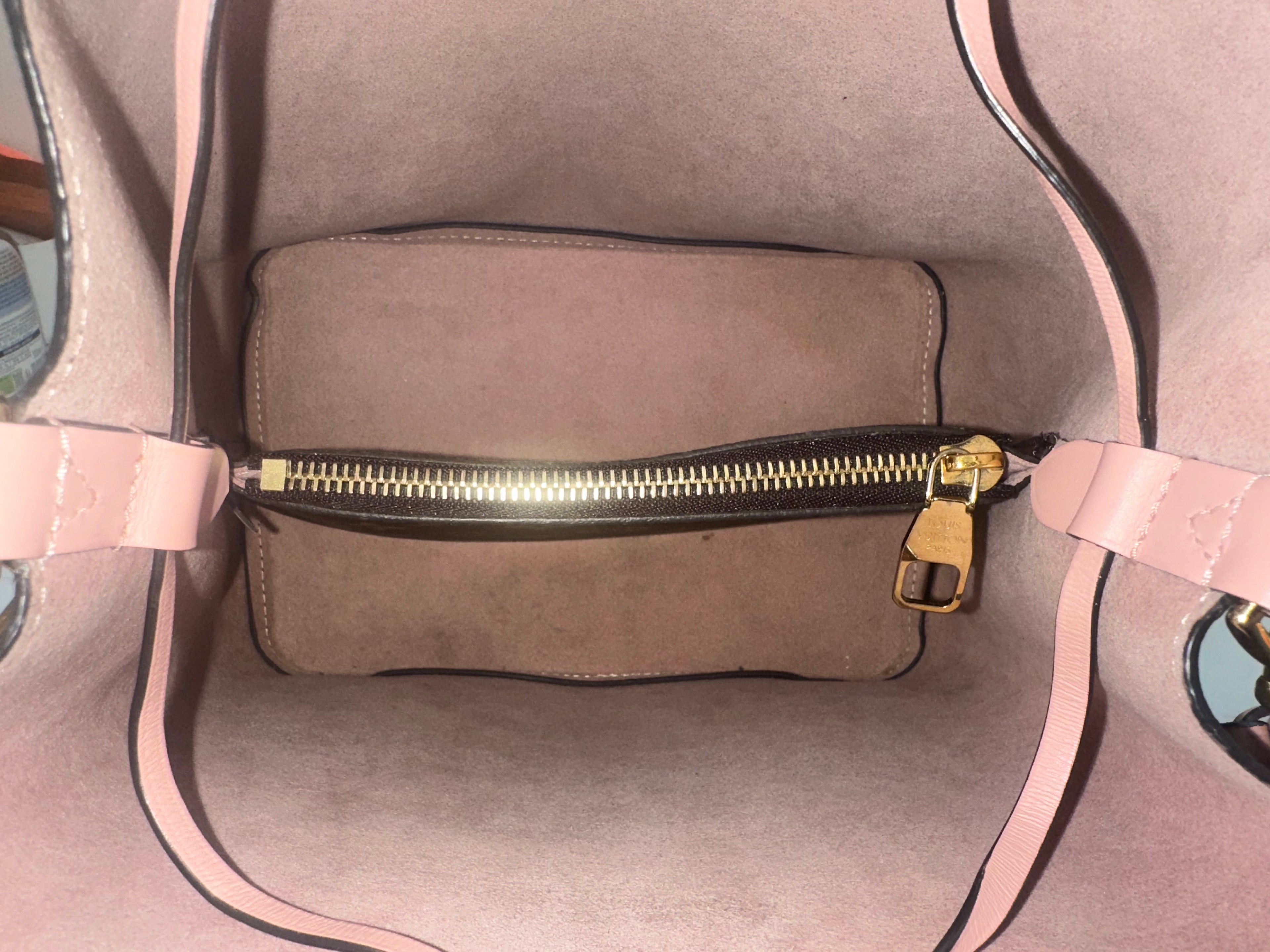 Louis Vuitton NeoNoé Pink