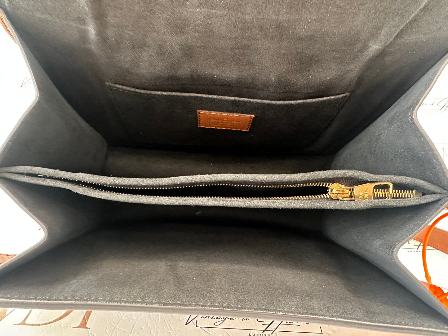 382762 - Louis Vuitton Dauphine