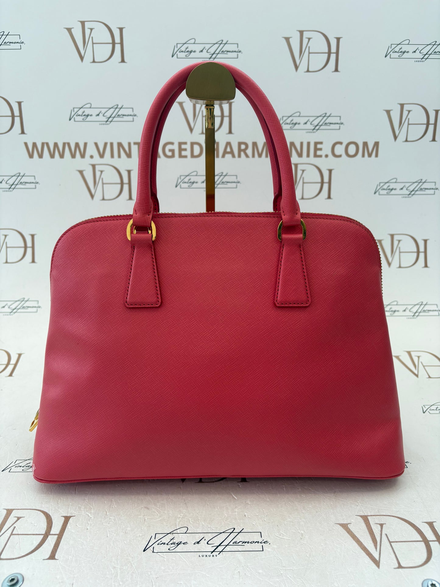 383681 - Prada Promenade