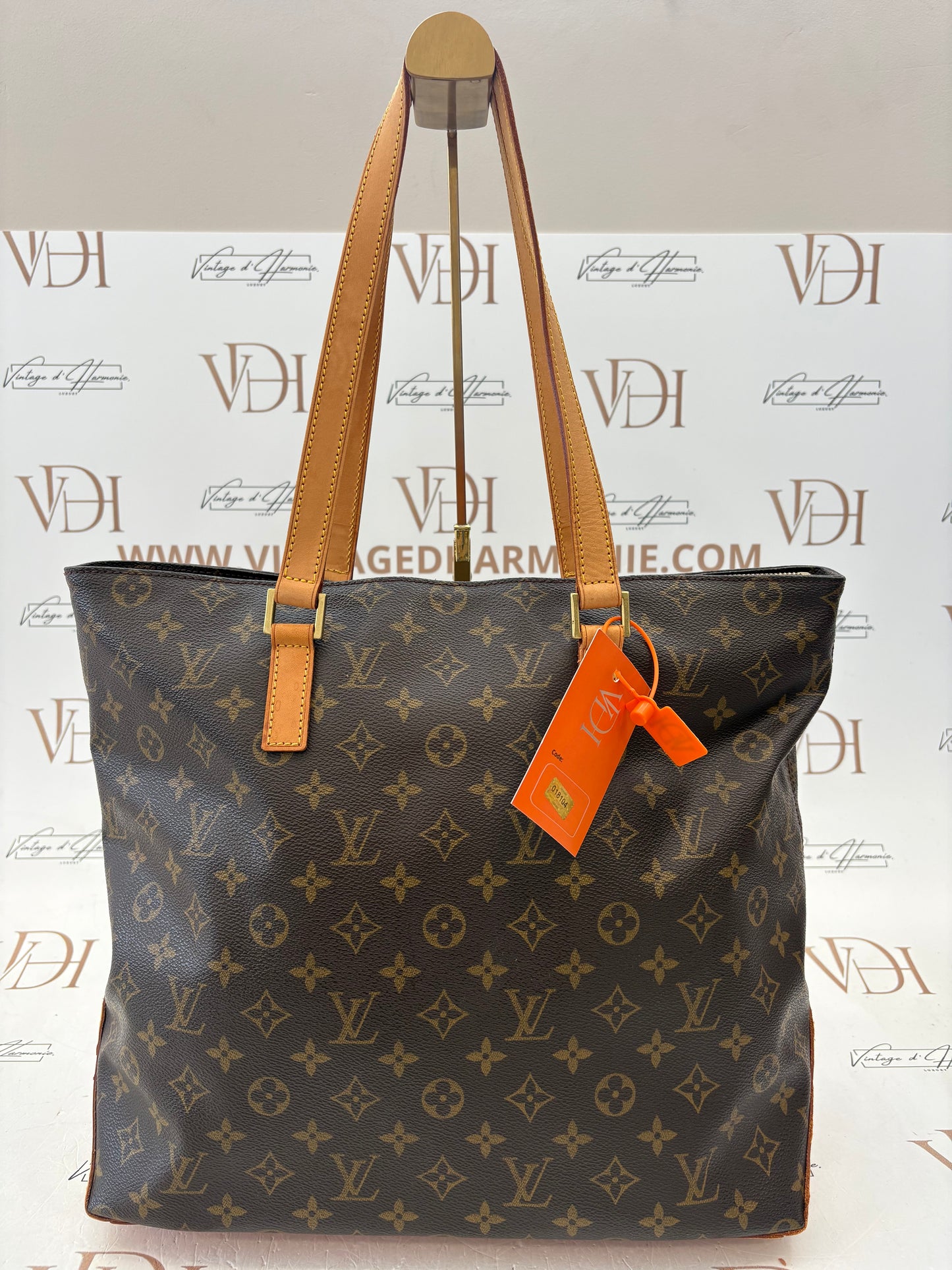 018104 - Louis Vuitton Cabas Mezzo