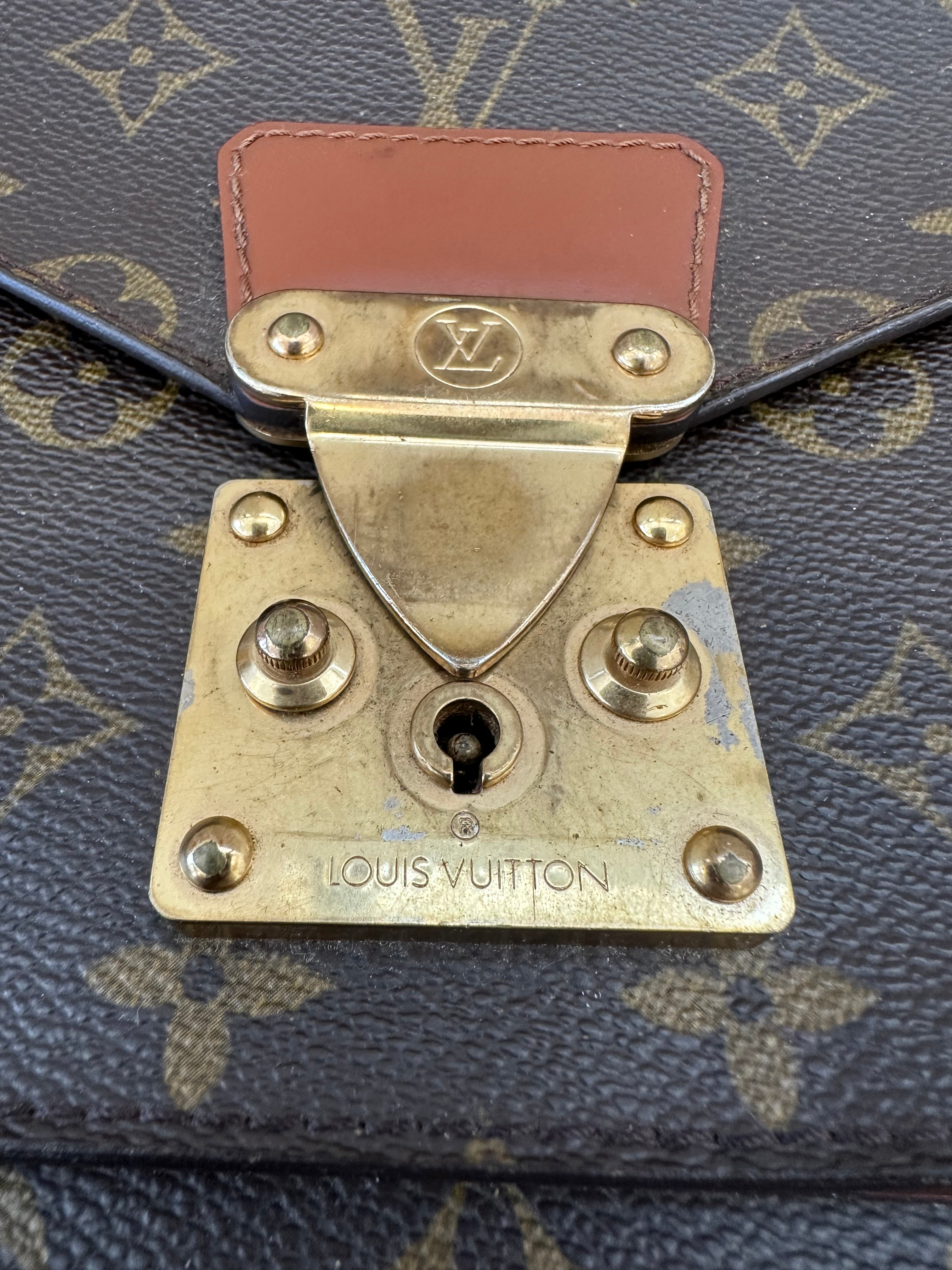 Louis Vuitton Monceau 28
