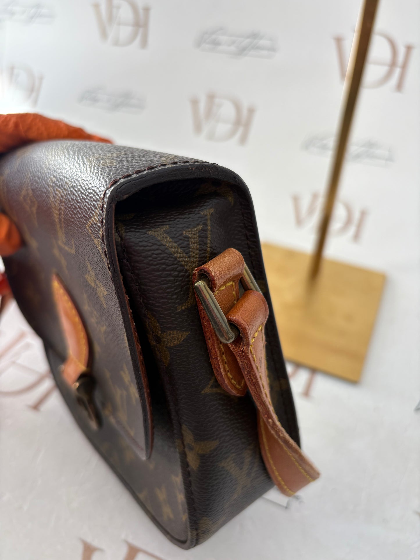 018920 - Louis Vuitton Saint Cloud PM