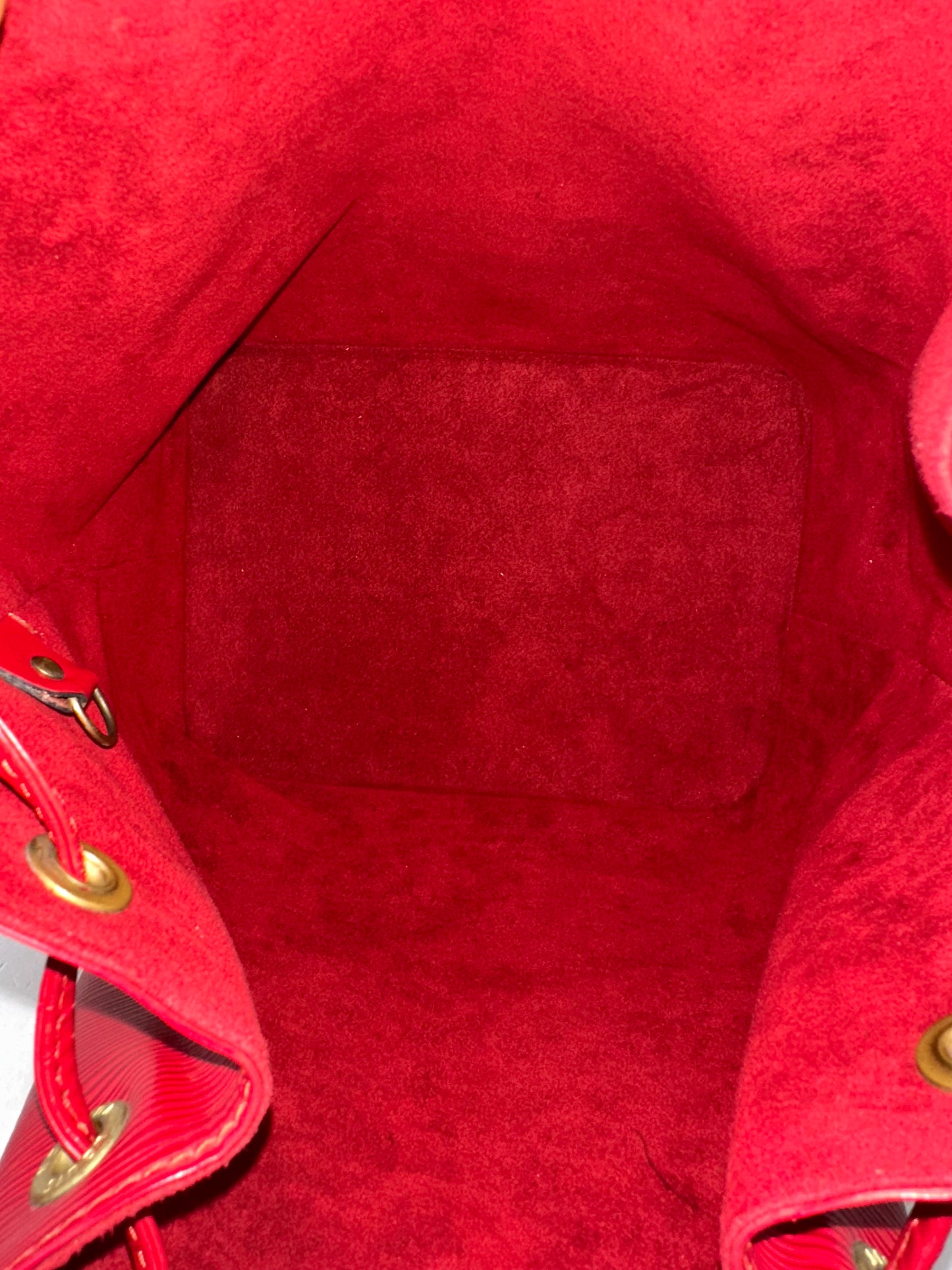 017933 - Louis Vuitton Red Epi Noè