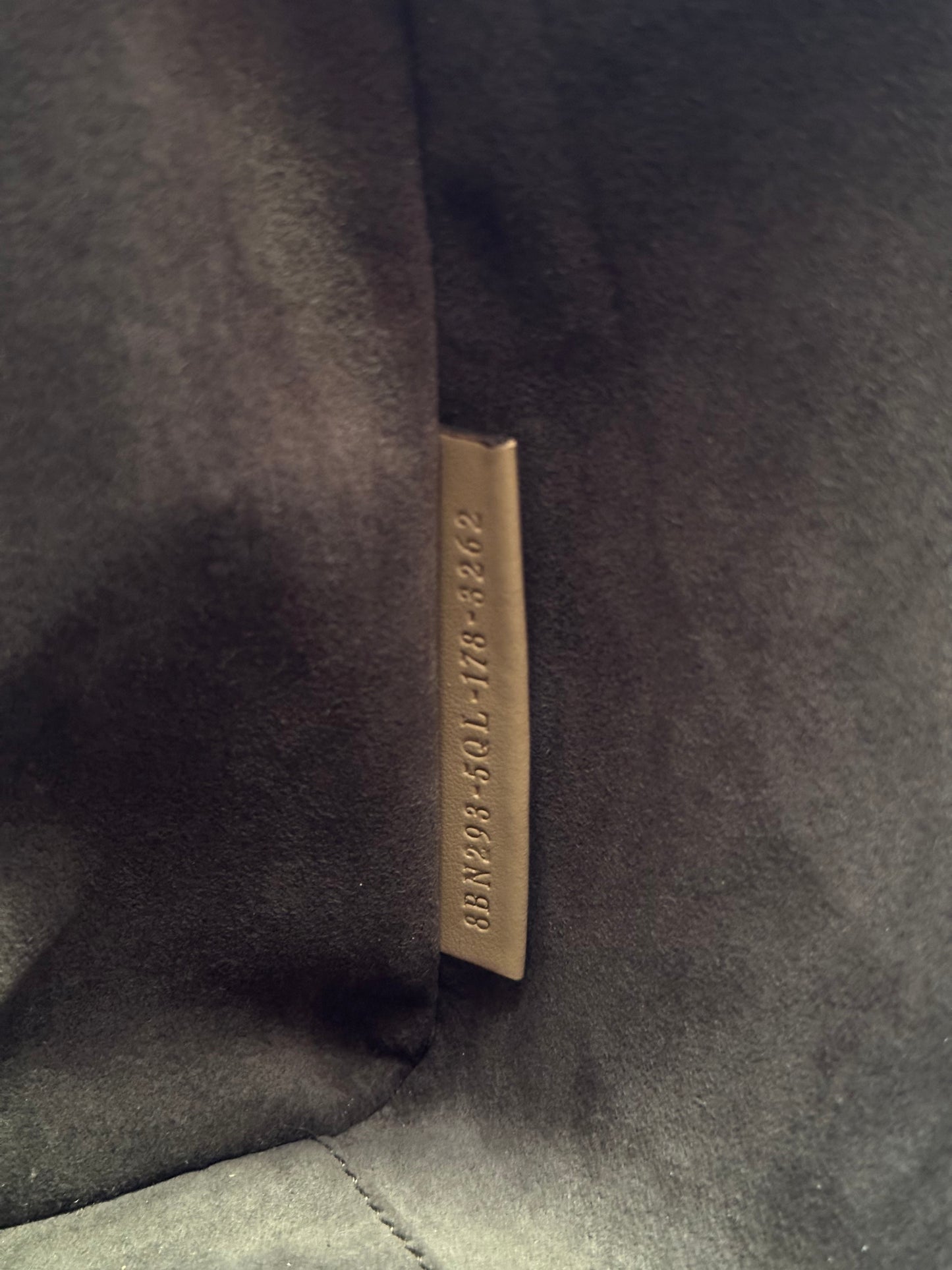 384212 - Fendi Dotcom