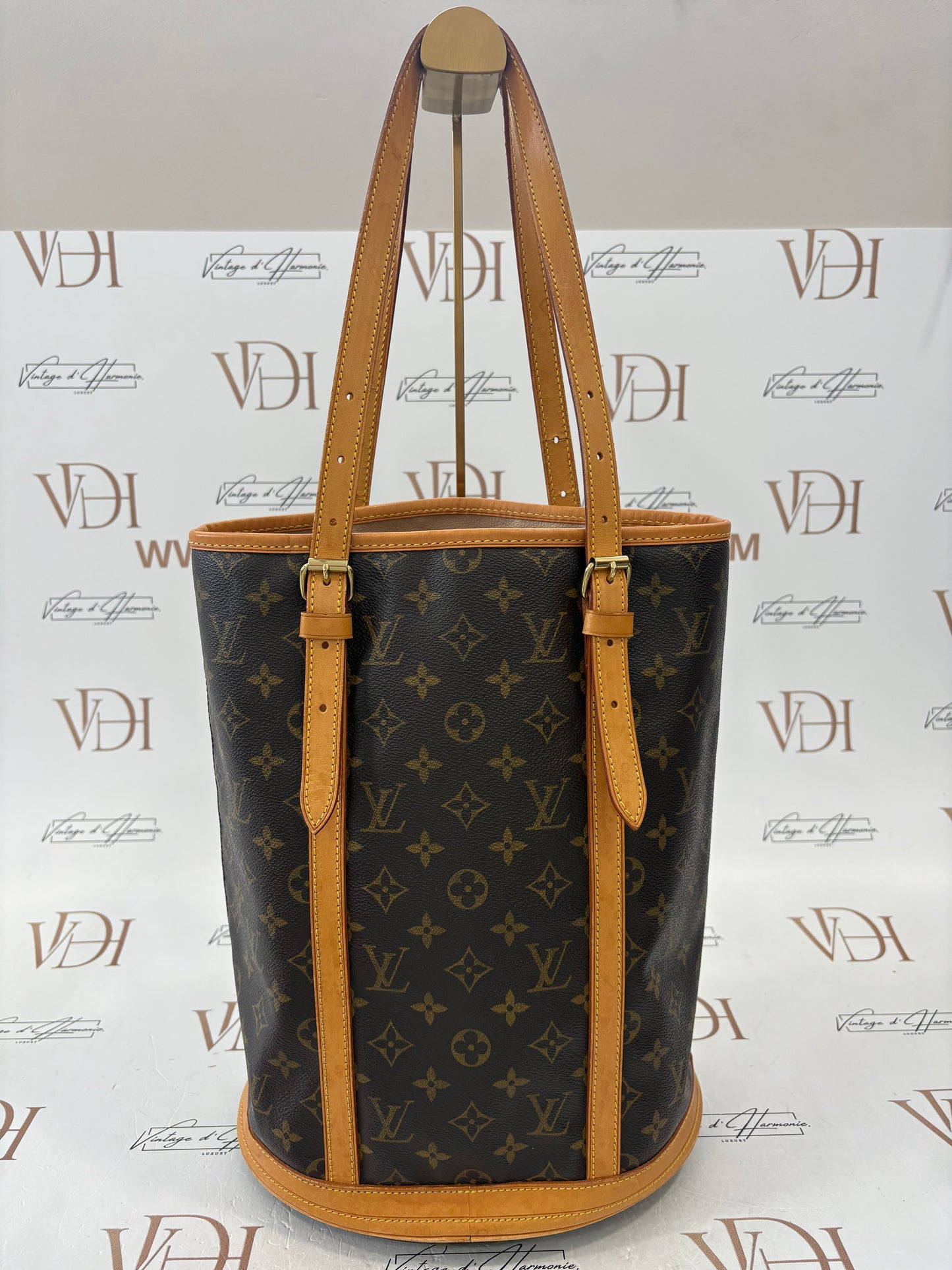 017650 - Louis Vuitton Bucket GM