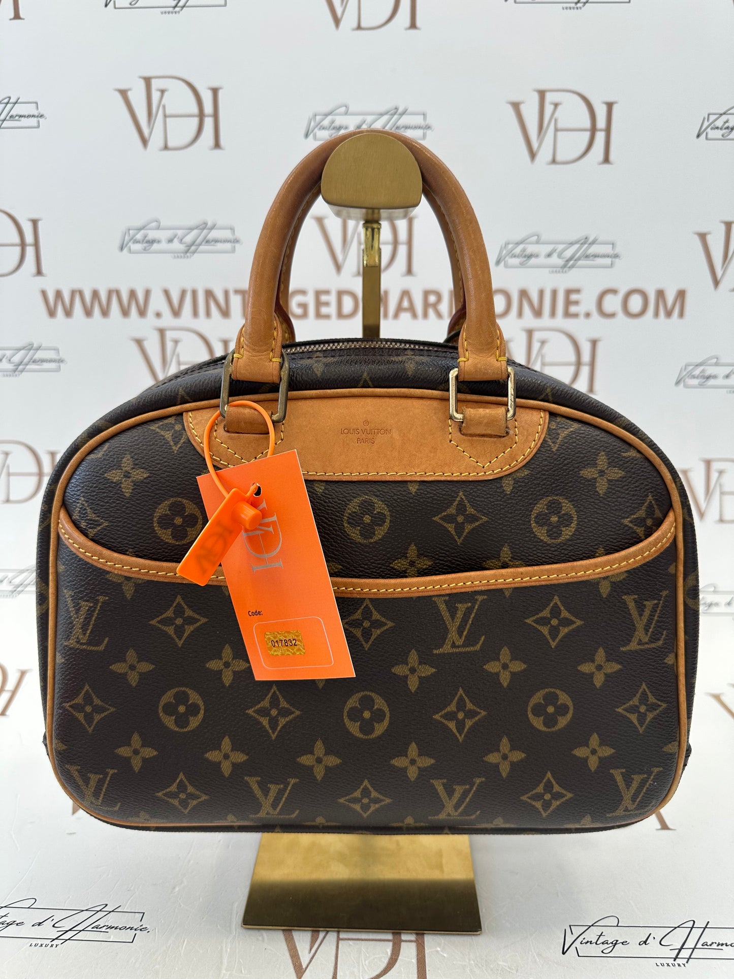 017832 - Louis Vuitton Trouville
