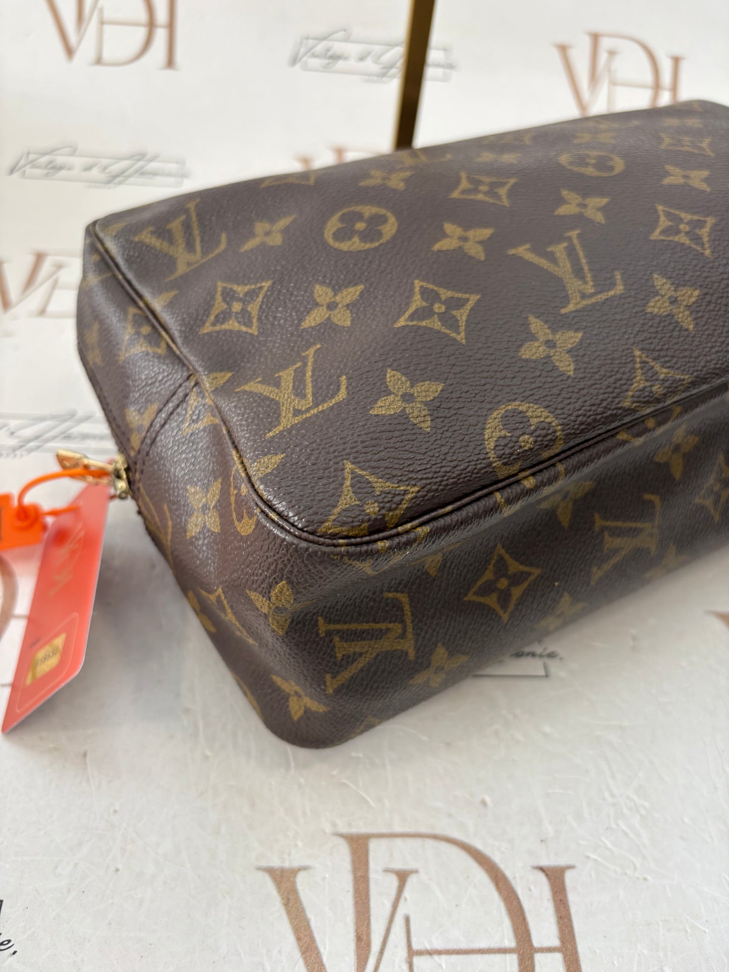 018532 - Louis Vuitton Trousse Toilette 28