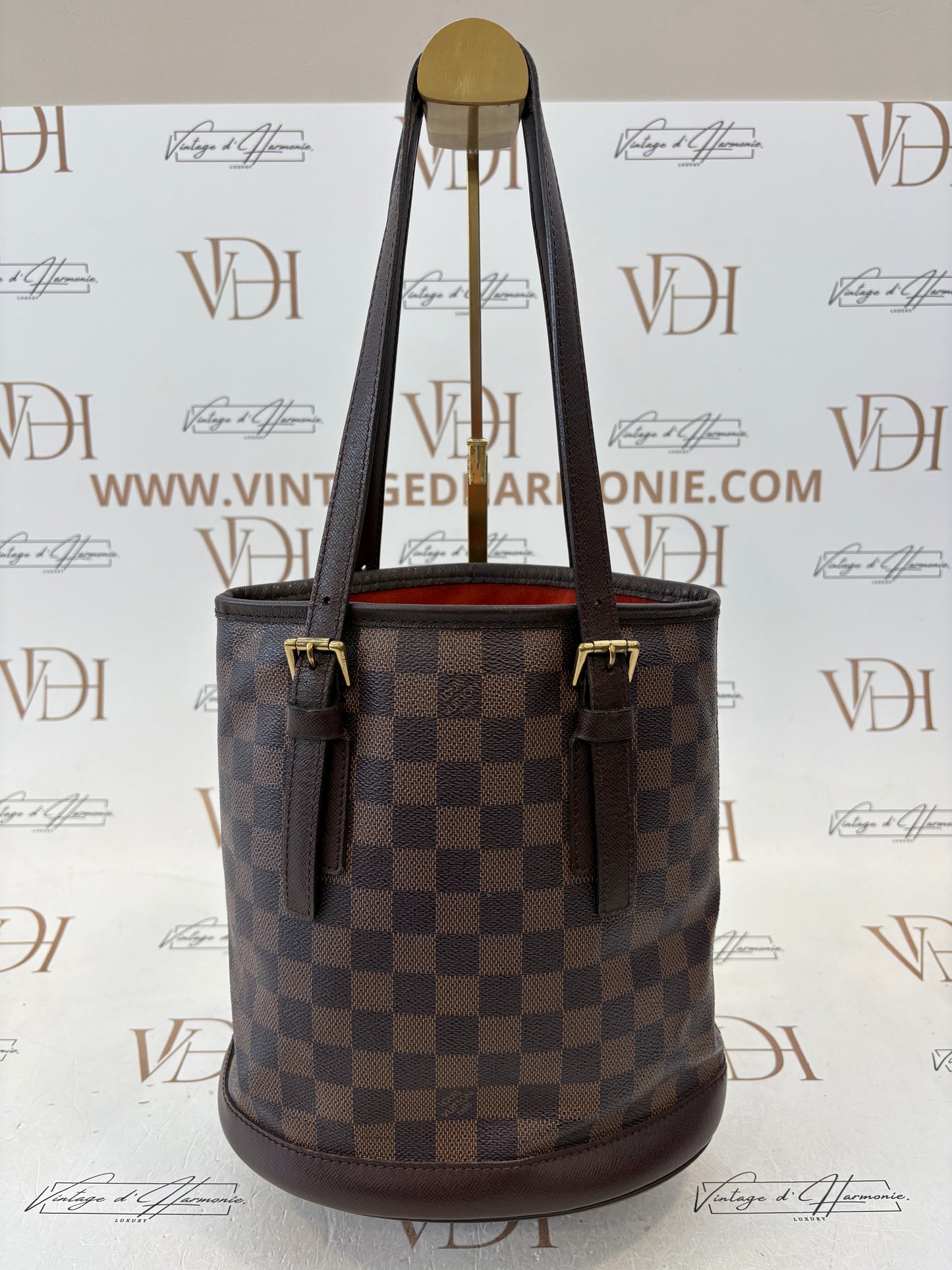 018281 - Louis Vuitton Marais