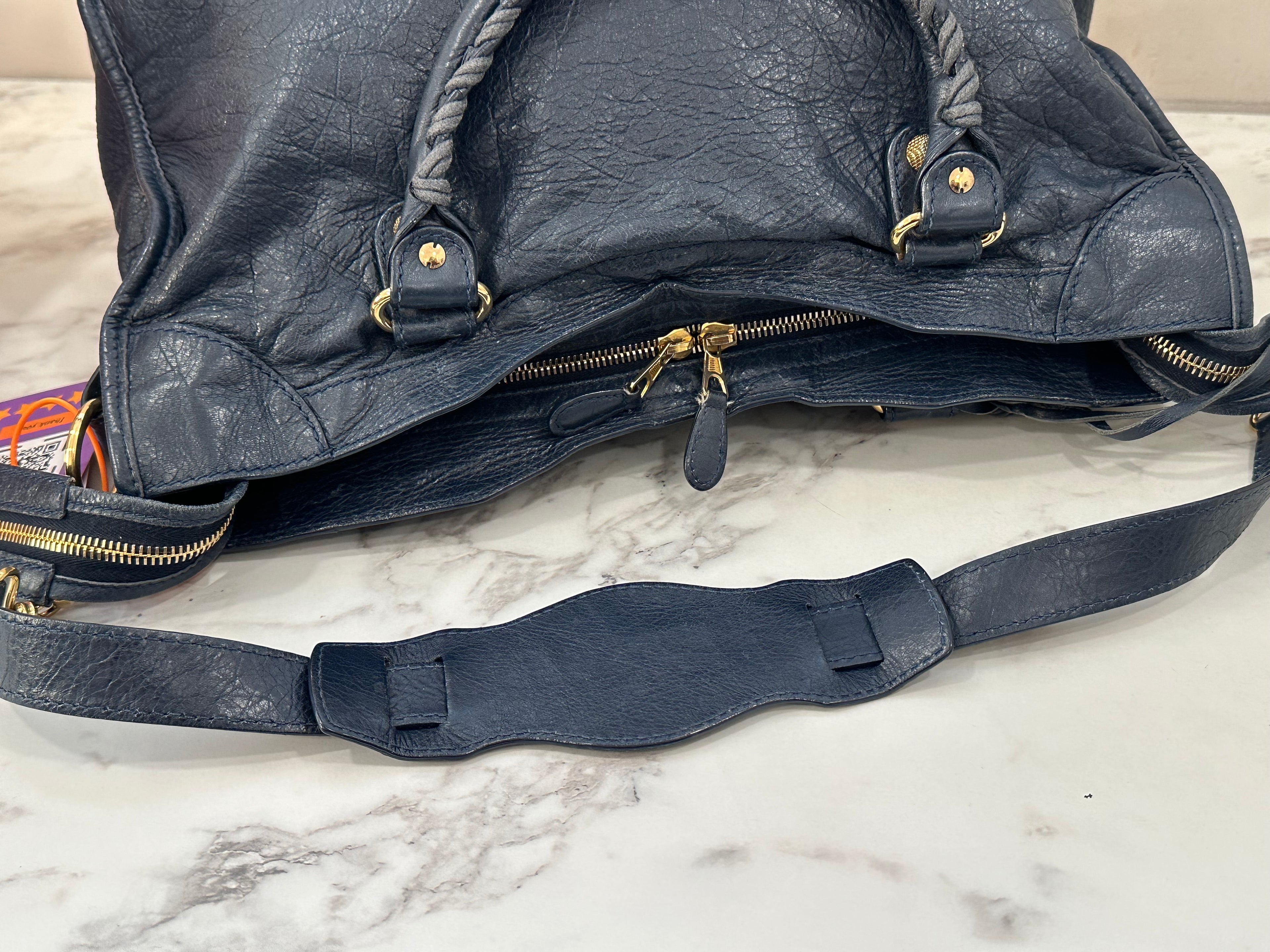 Balenciaga Giant City