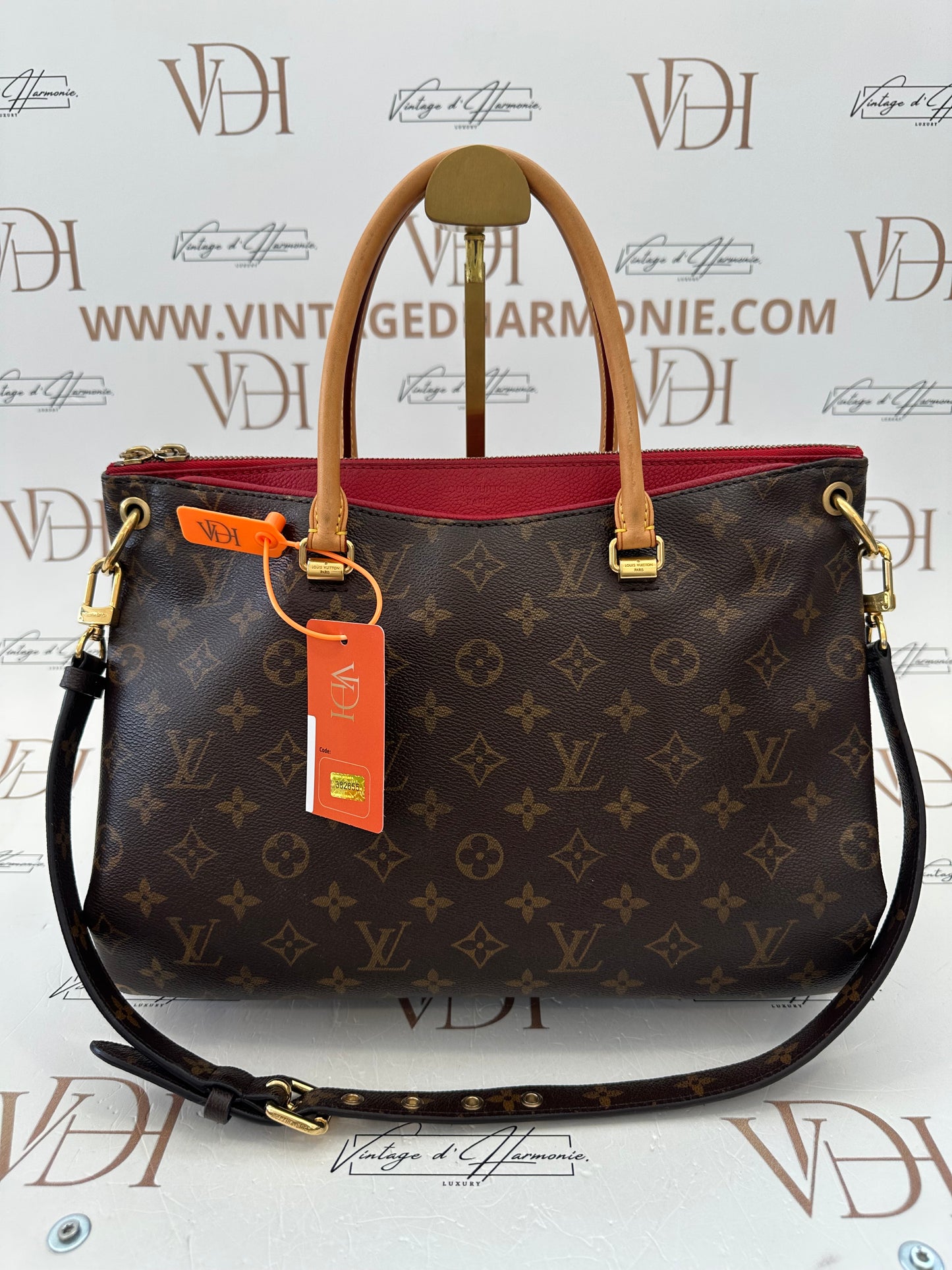 382655 - Louis Vuitton Pallas