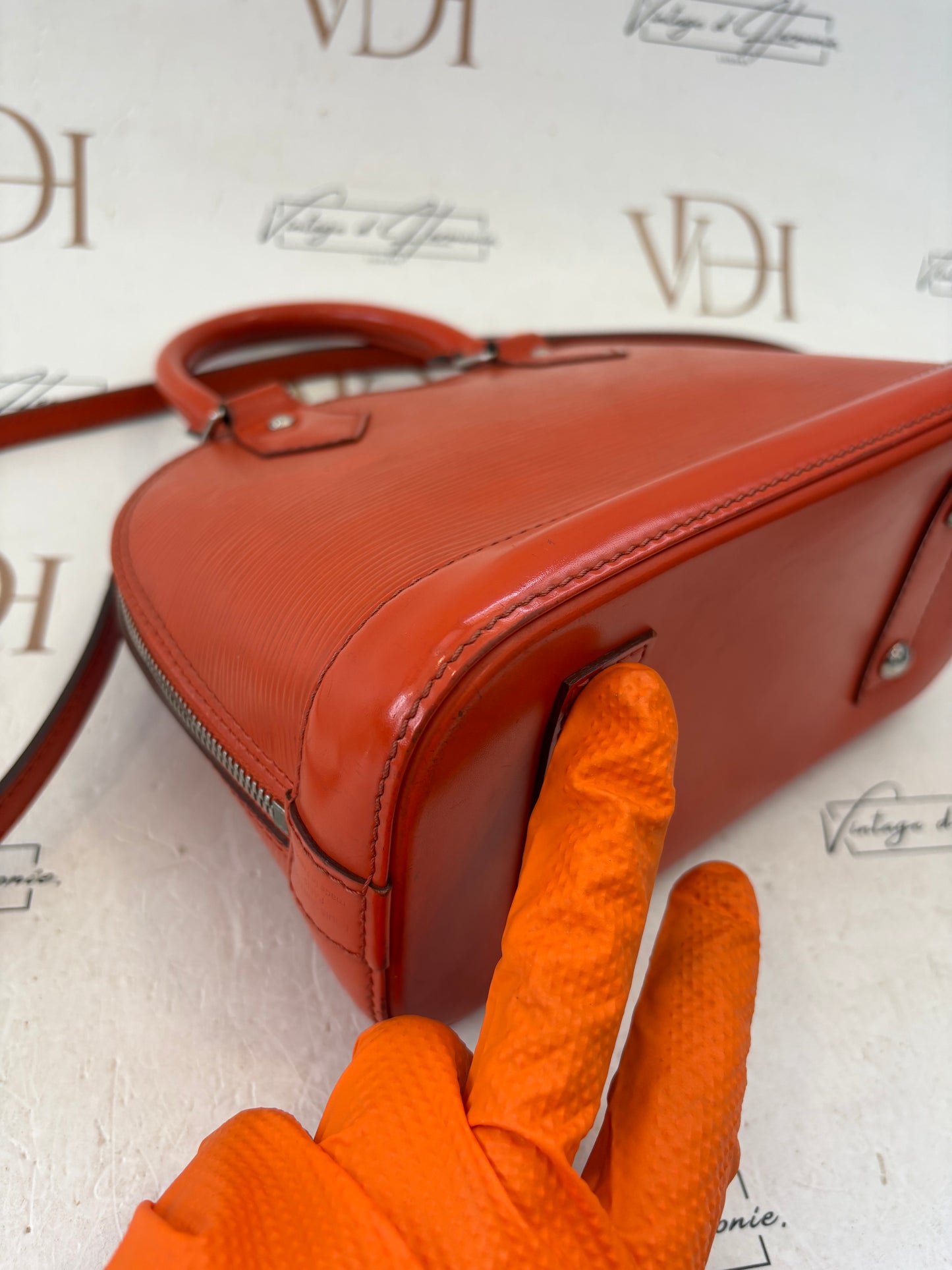 016969 - Louis Vuitton Alma BB