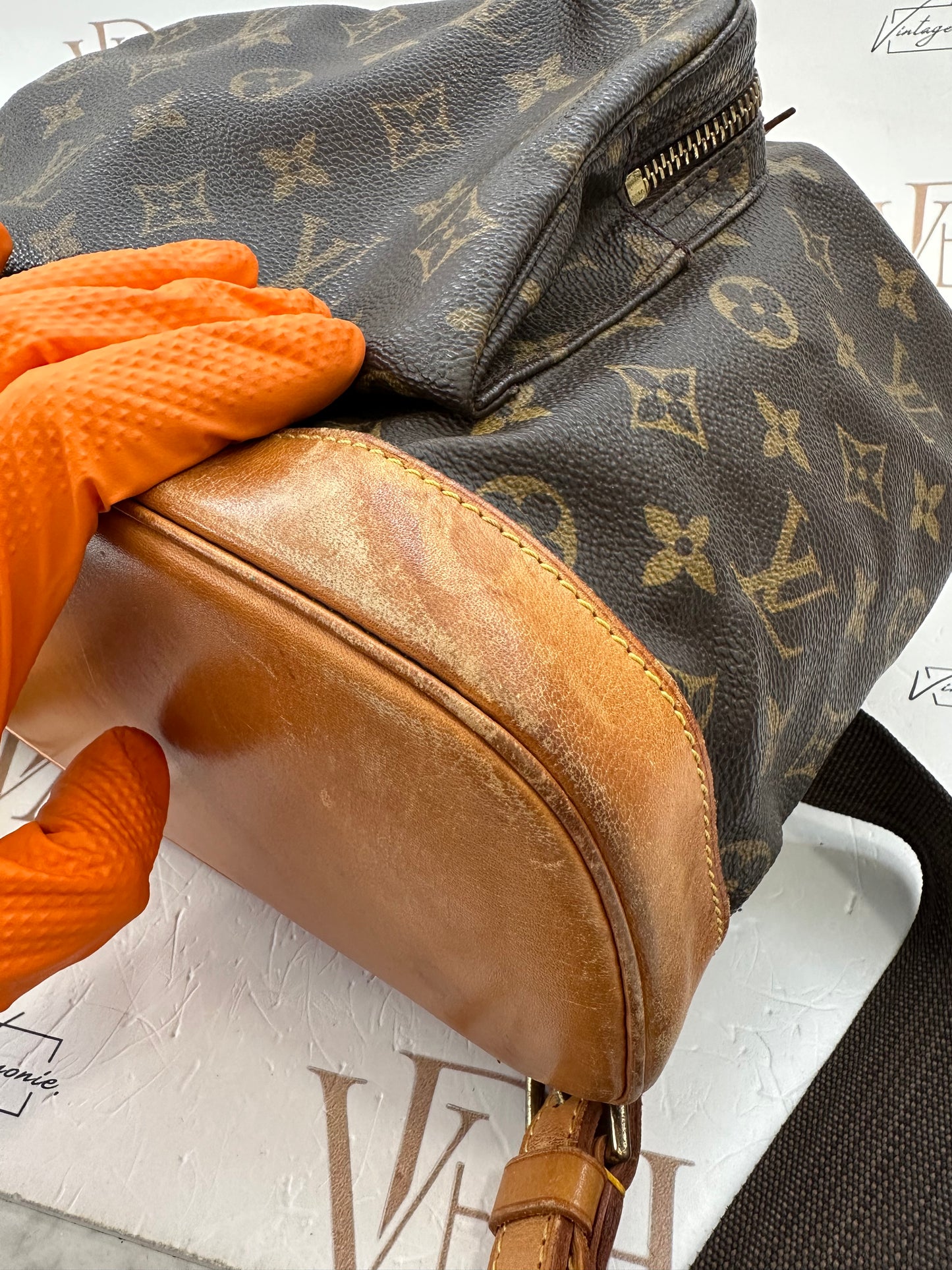 017911 - Louis Vuitton Montsouris GM