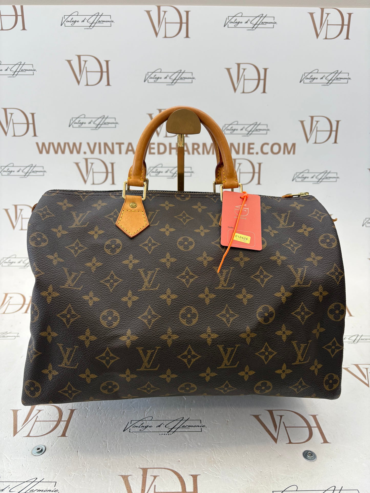 018424 - Louis Vuitton Speedy 35