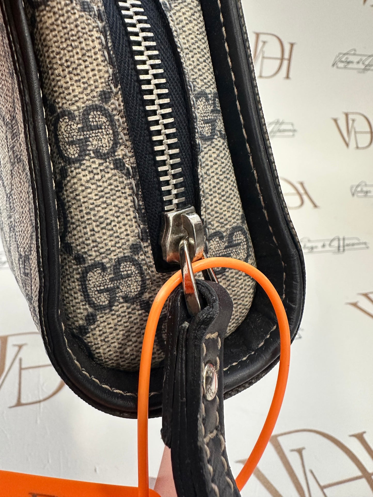 382303 - Gucci Pochette