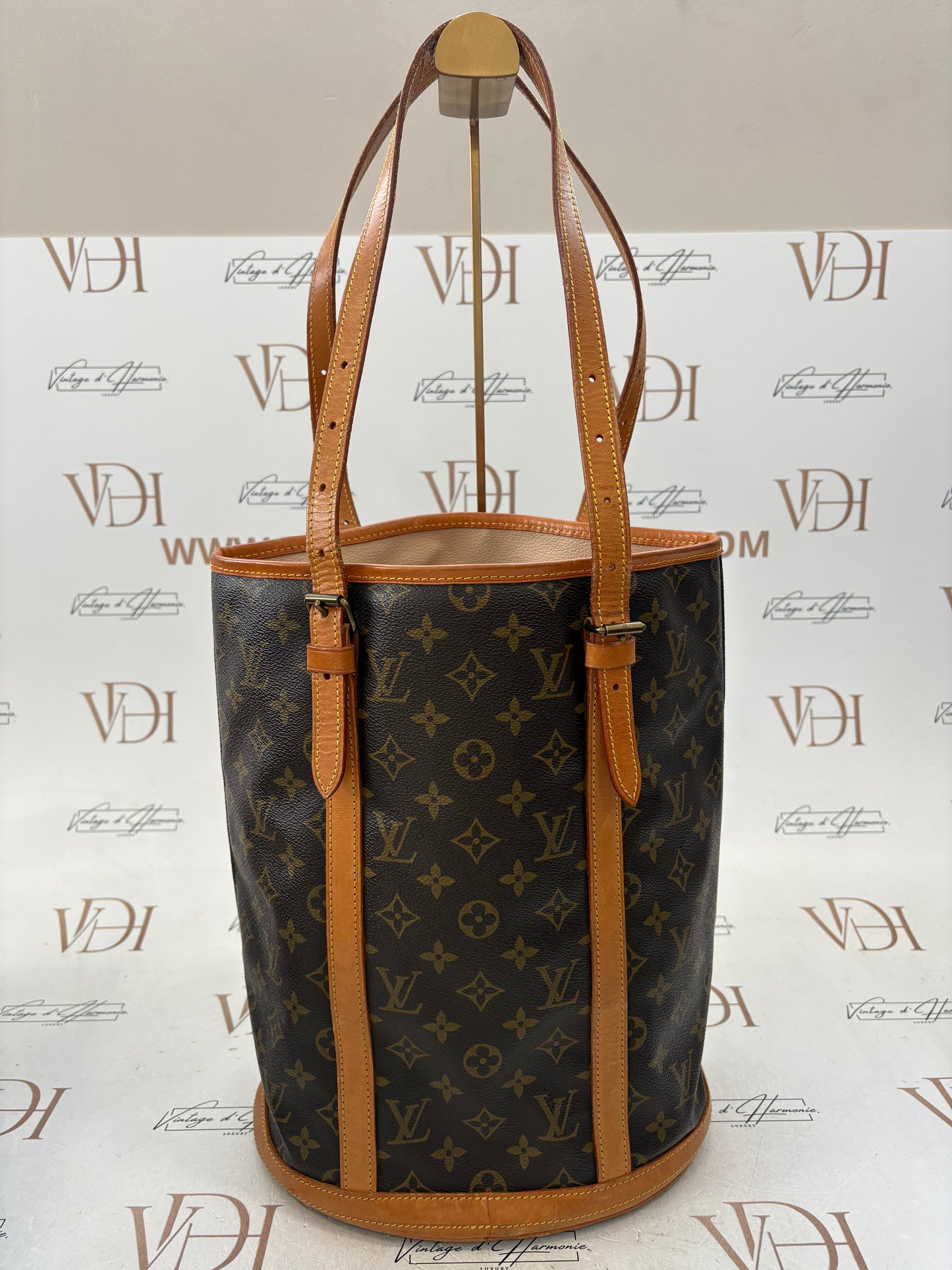 018282 - Louis Vuitton Bucket GM