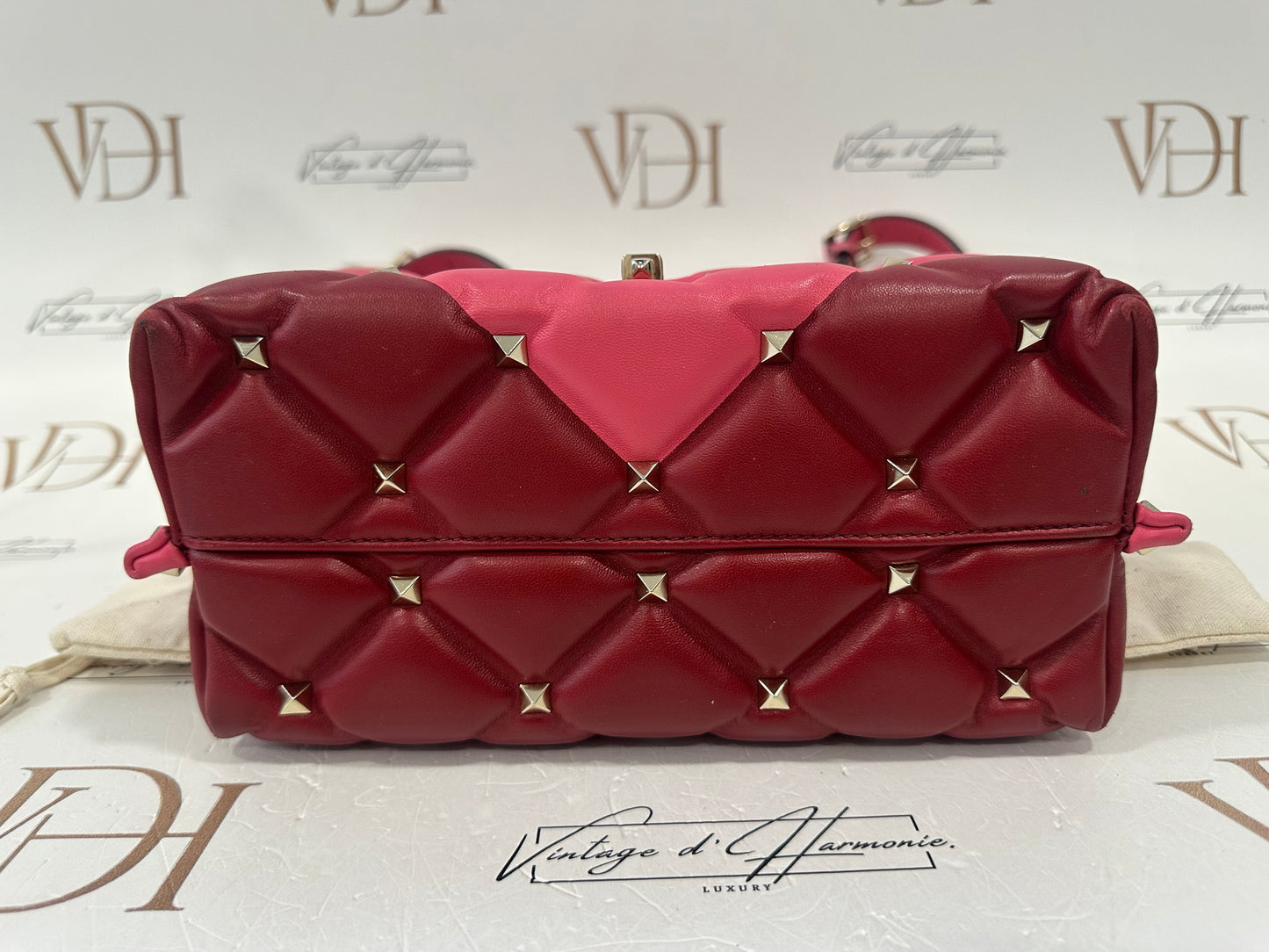 382940 - Valentino Candystud