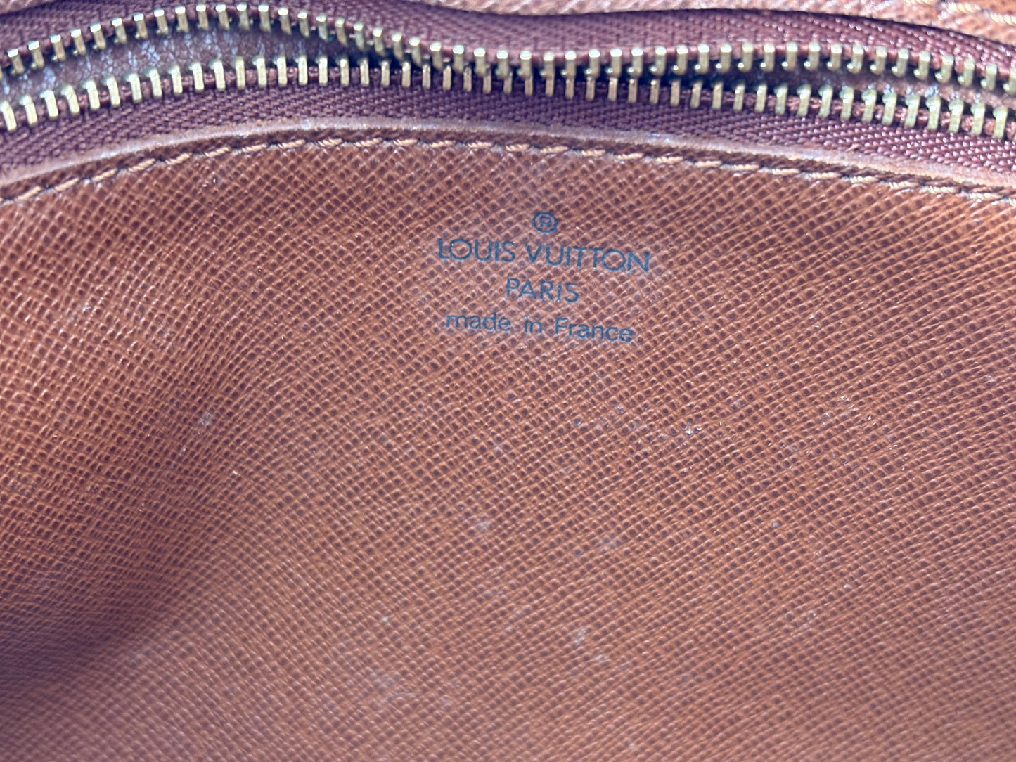 018960 - Louis Vuitton Dragonne GM