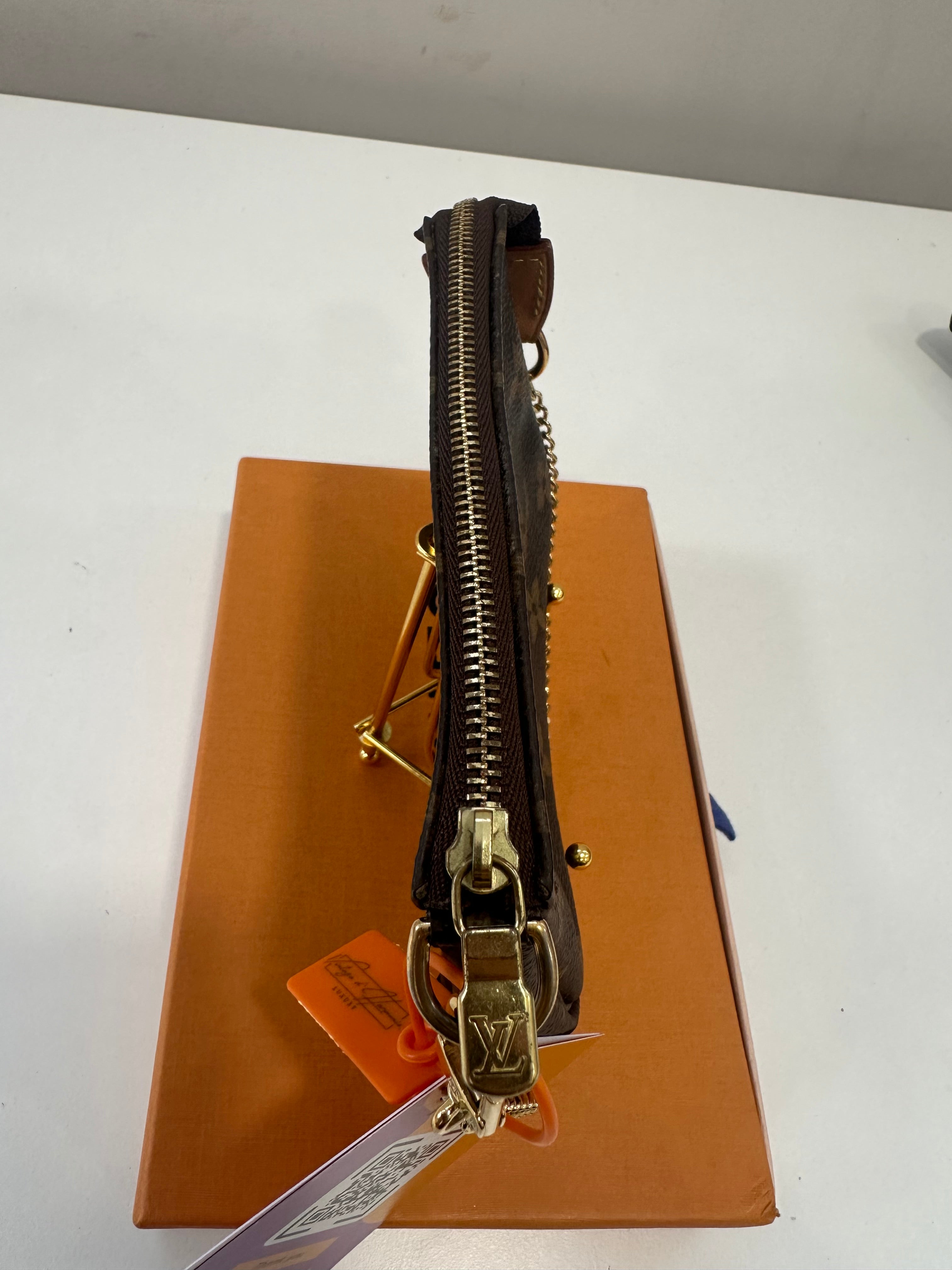 Louis Vuitton Mini Pochette